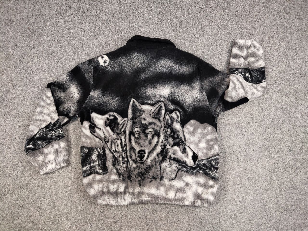Vintage Vintage 90's Fleece Zip Jacket Over Art Winter Wolf Hype Size US S / EU 44-46 / 1 - 17 Thumbnail