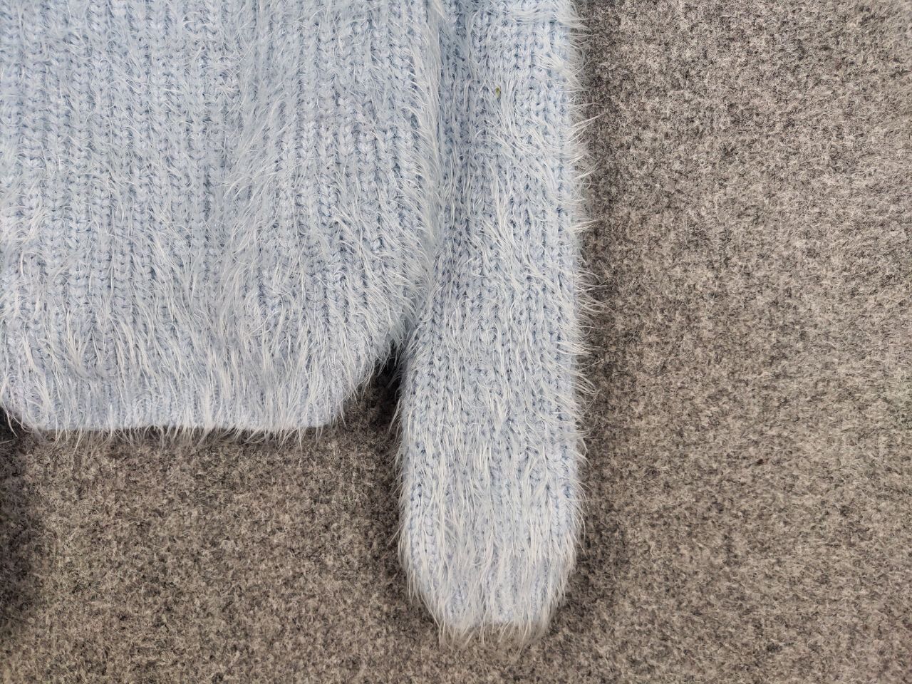 Japanese Brand Vintage Japanese Blue Mohair Style Fuzzy Crewneck Sweater Size US XS / EU 42 / 0 - 10 Thumbnail