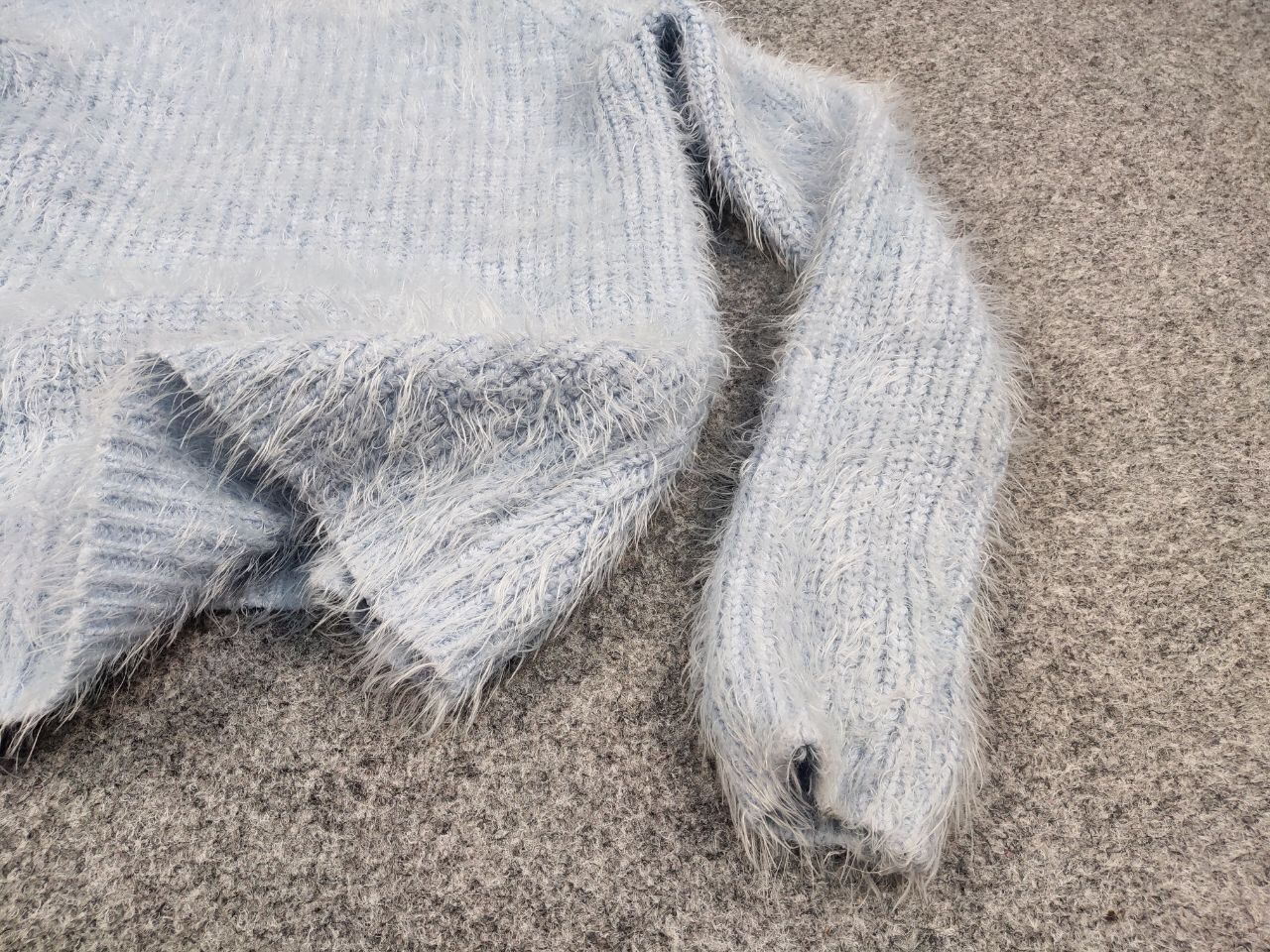 Japanese Brand Vintage Japanese Blue Mohair Style Fuzzy Crewneck Sweater Size US XS / EU 42 / 0 - 16 Thumbnail