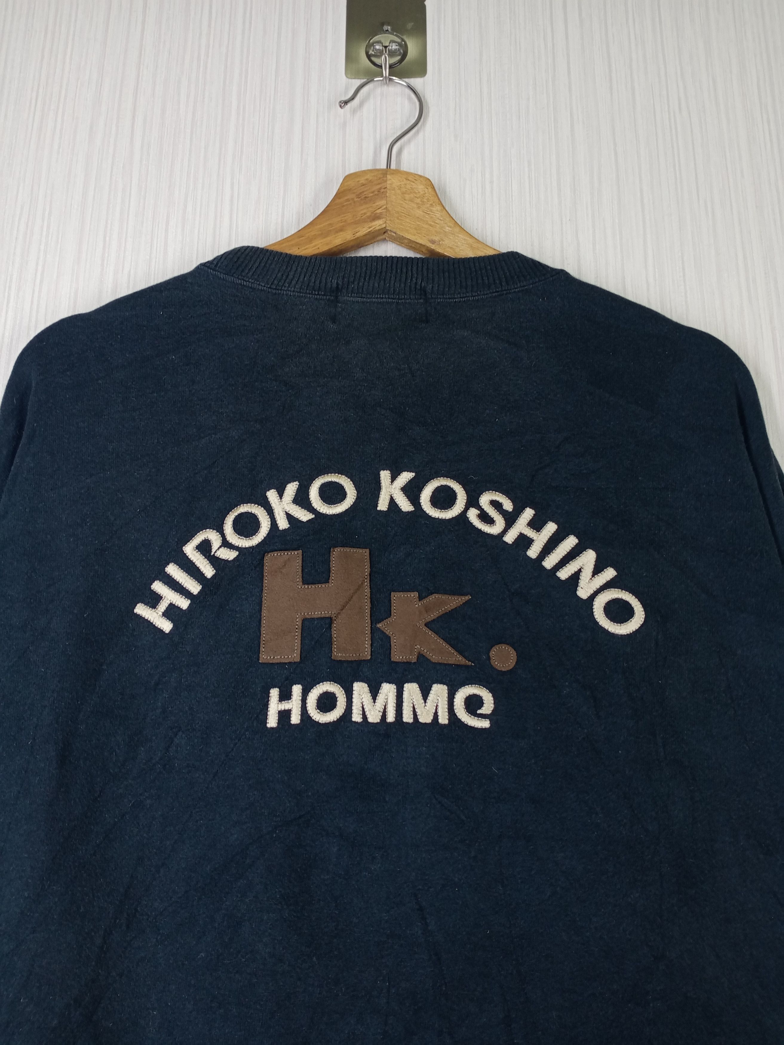 Hiroko Koshino Homme × Japanese Brand × Vintage Vintage Hiroko Koshino Homme Embroidered Logo Sweatshirt Size US XL / EU 56 / 4 - 2 Thumbnail