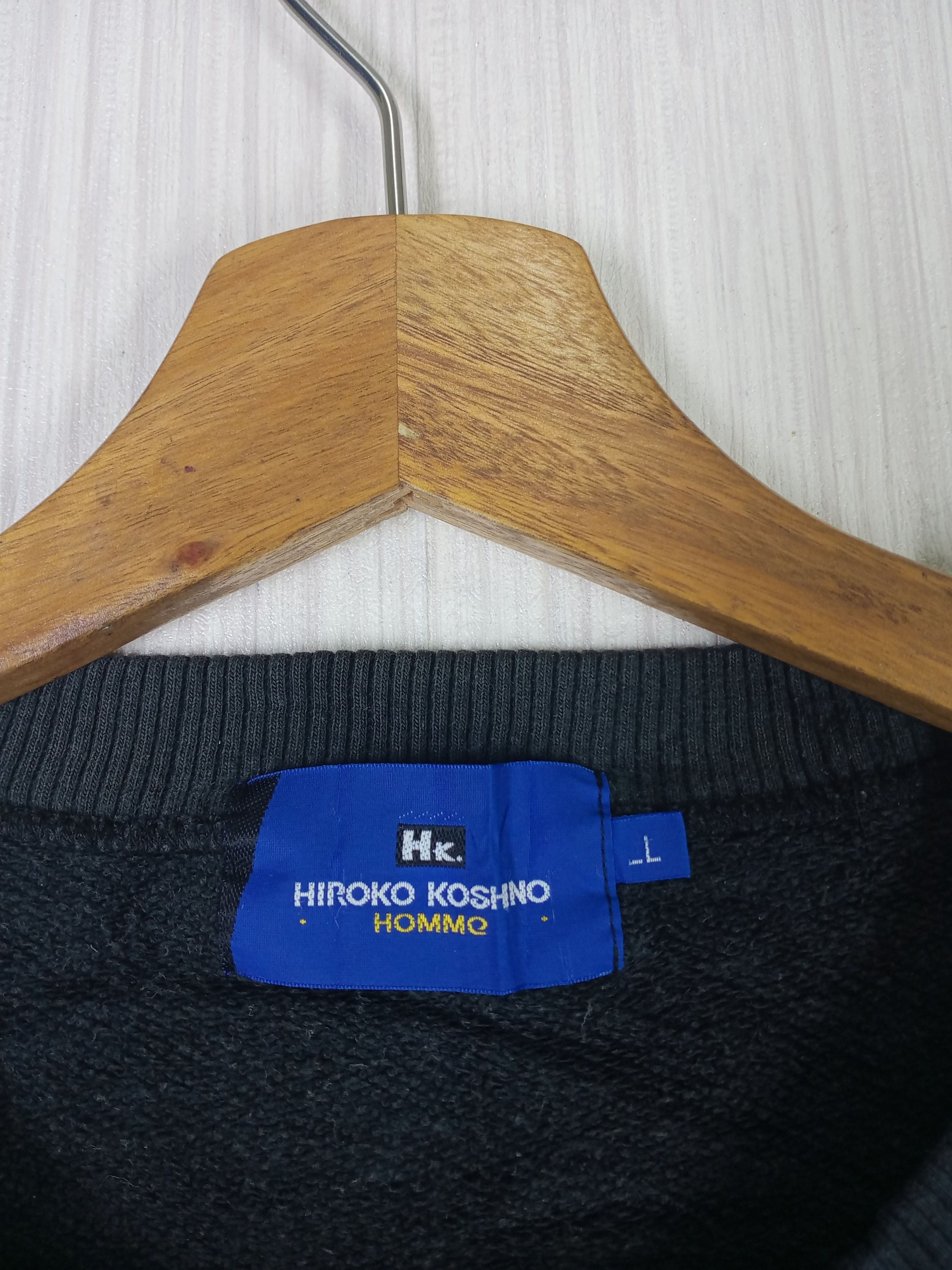 Hiroko Koshino Homme × Japanese Brand × Vintage Vintage Hiroko Koshino Homme Embroidered Logo Sweatshirt Size US XL / EU 56 / 4 - 4 Thumbnail