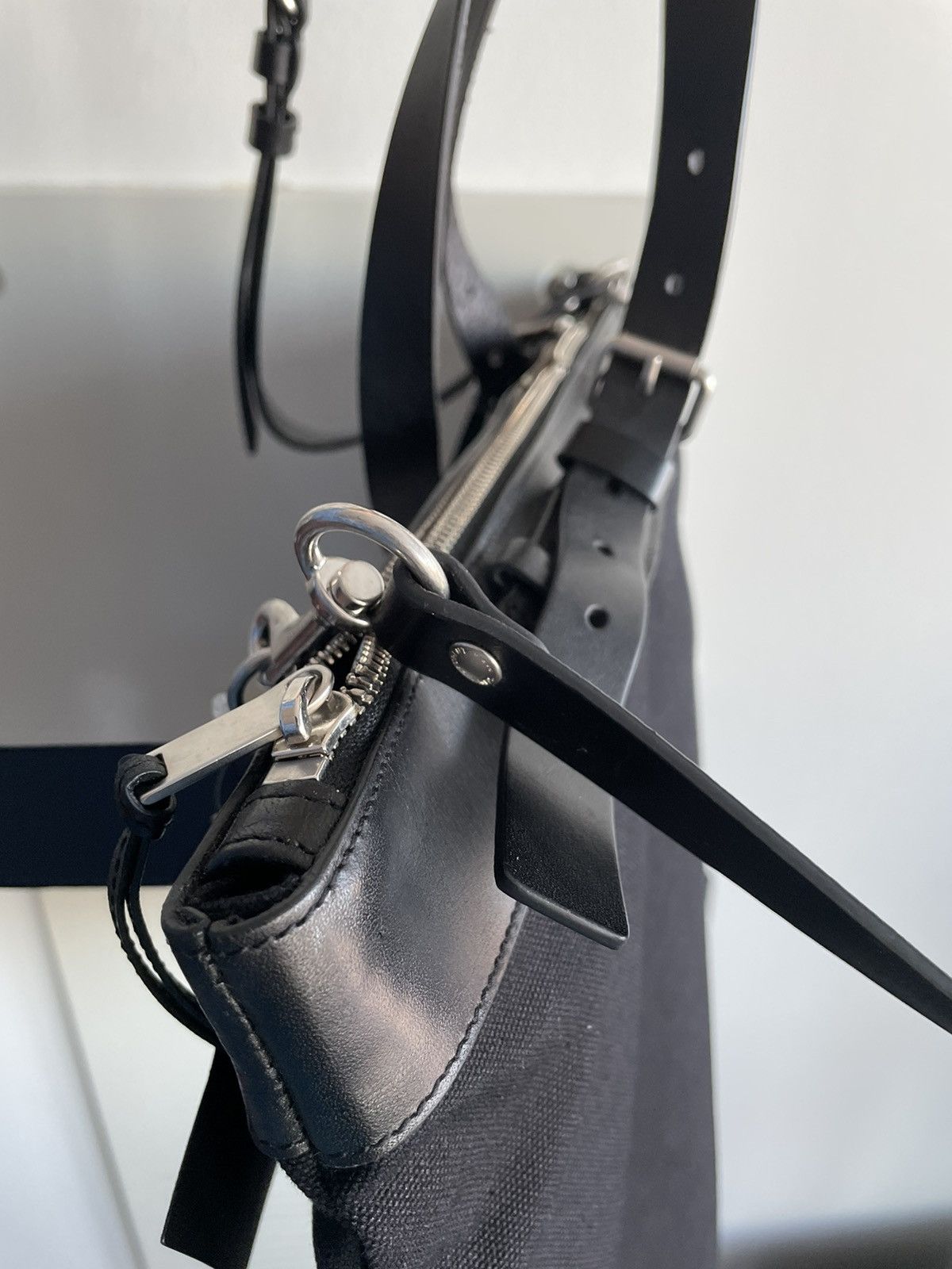 Hedi Slimane × Saint Laurent Paris × Yves Saint Laurent Limited Rare Brand New Runway Canvas Leather Large Tote Bag Size ONE SIZE - 18 Thumbnail