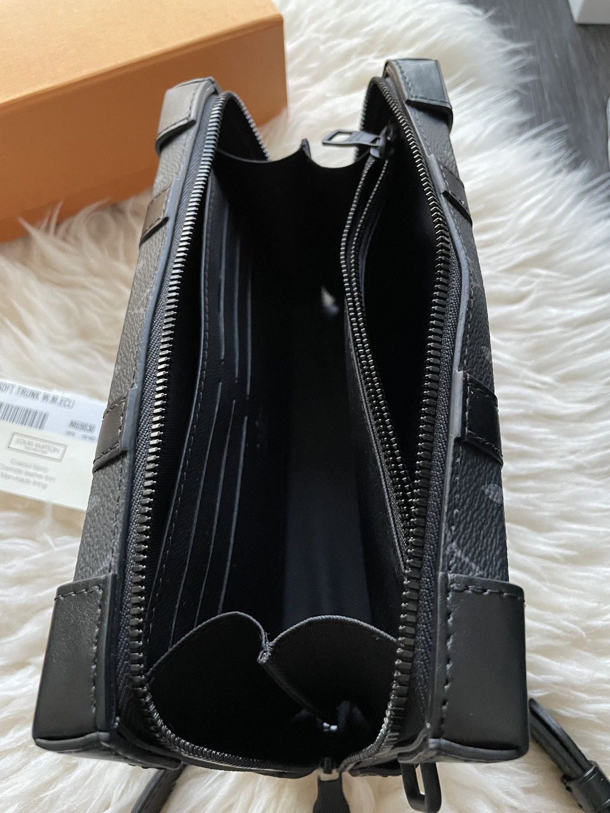 Louis Vuitton Super Rare Virgil Abloh Runway Monogram Leather Trunk Box Size ONE SIZE - 20 Thumbnail