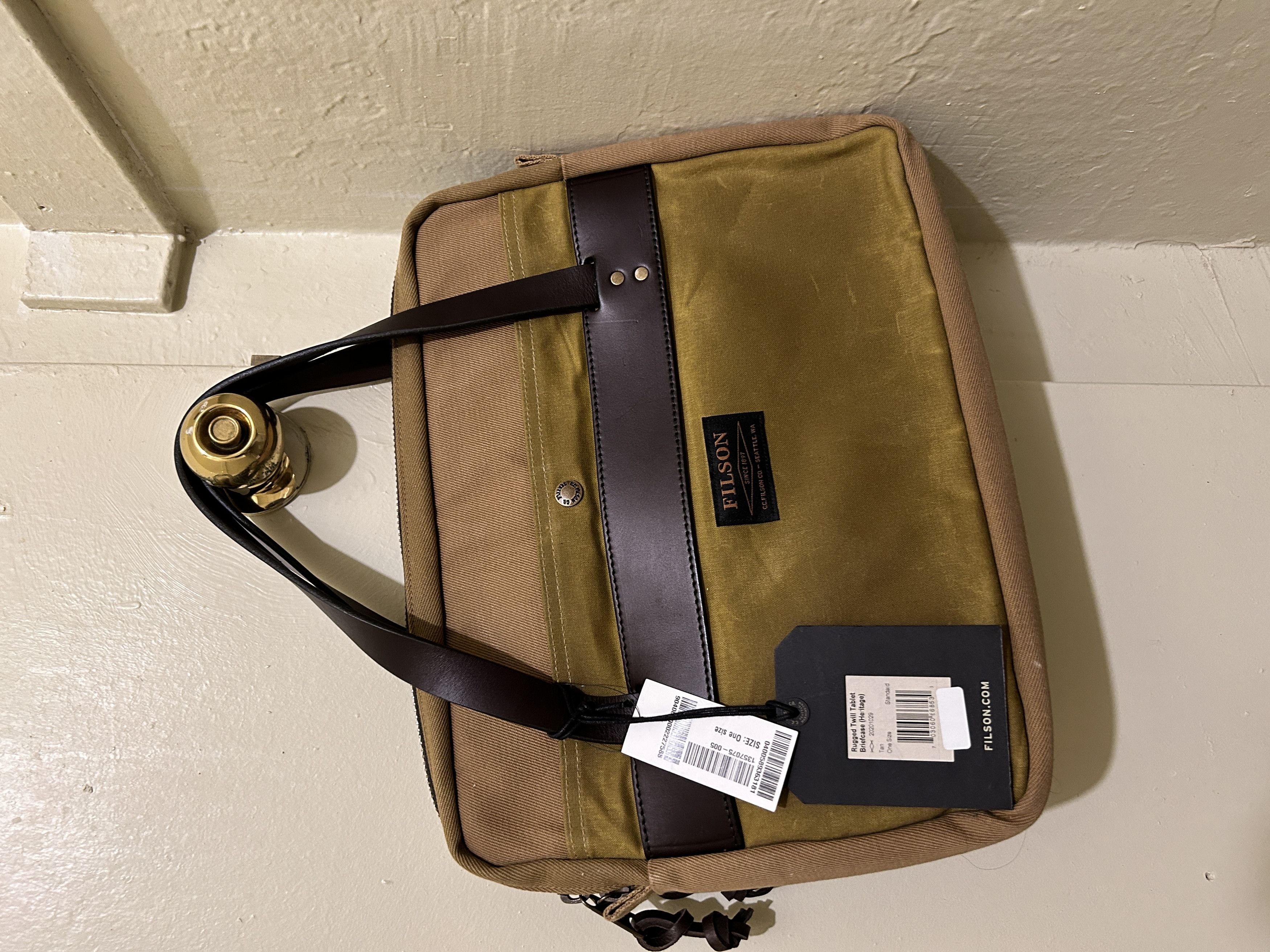 Filson Filson briefcase rugged twill compact tablet - tan | Grailed