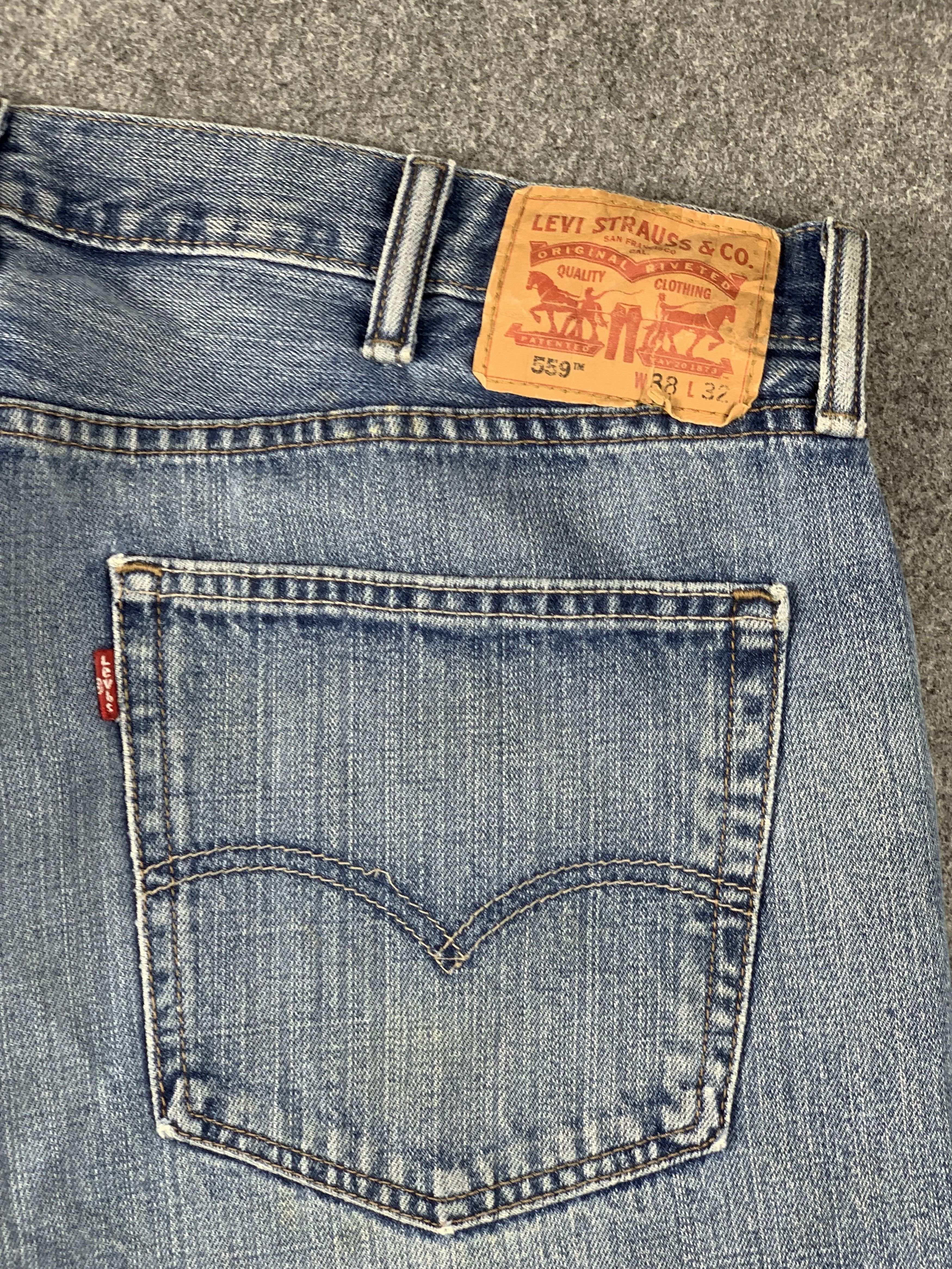 Levi's Vintage Levis 559 Faded Blue Jeans DP1998 Size US 39 - 18 Thumbnail