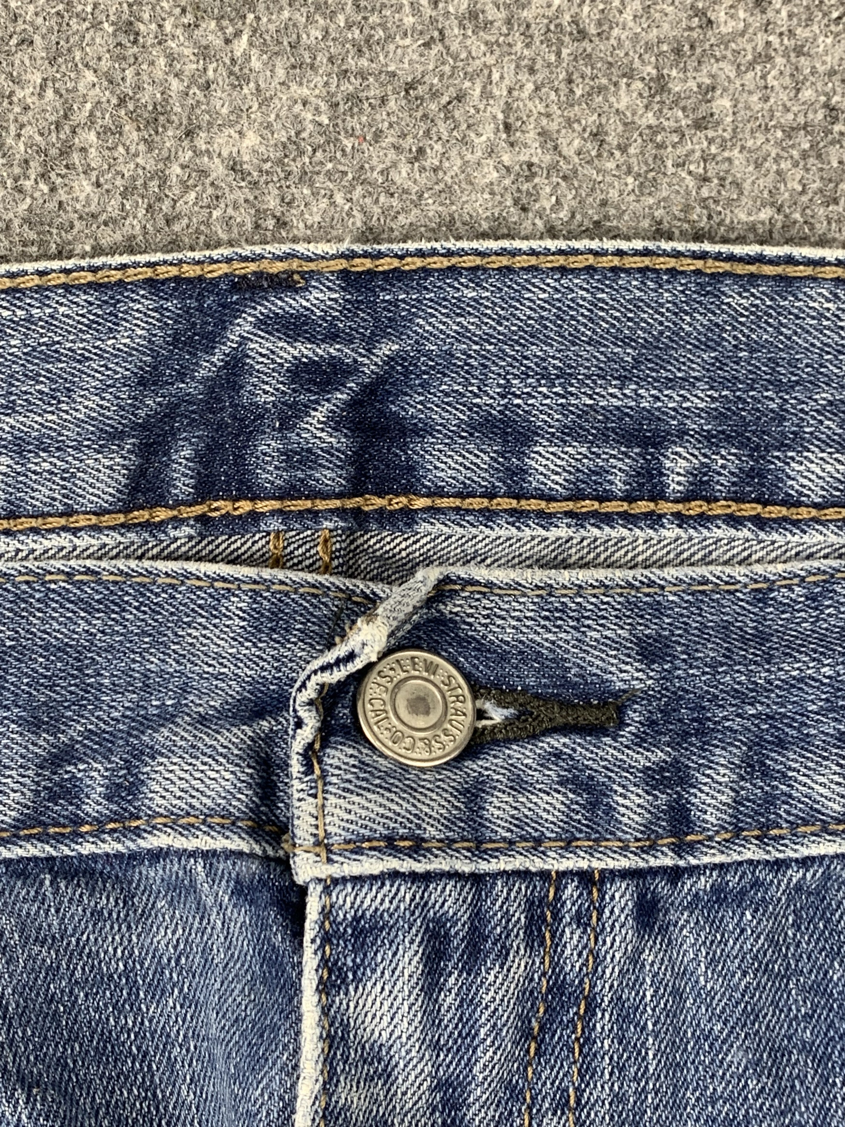 Levi's Vintage Levis 559 Faded Blue Jeans DP1998 Size US 39 - 12 Thumbnail