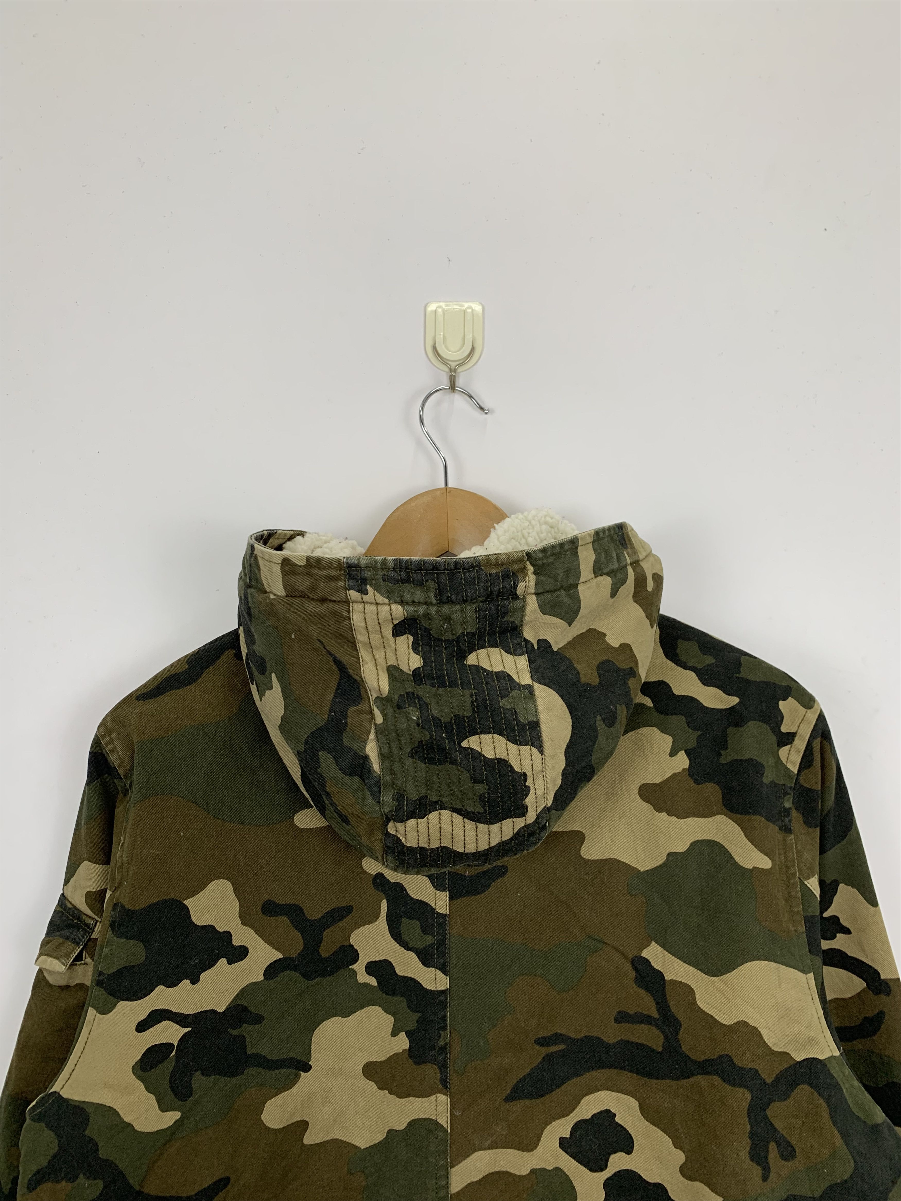 Forever 21 Forever 21 Camo Windbreaker Jacket J1008 Size US S / EU 44-46 / 1 - 9 Thumbnail