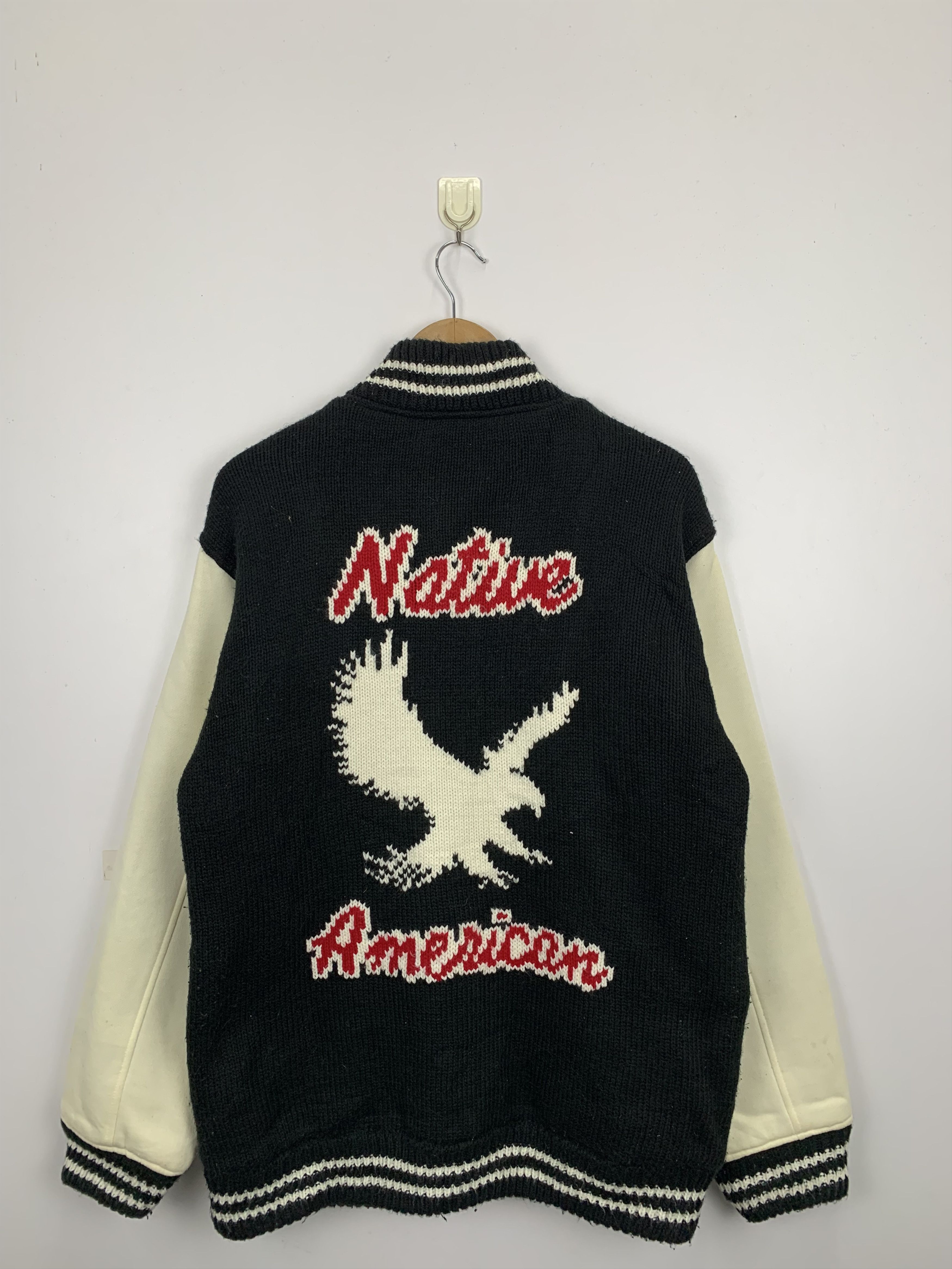 Vintage Vintage 90s Native American Wool Varsity Jacket V0497 Size US L / EU 52-54 / 3 - 1 Thumbnail