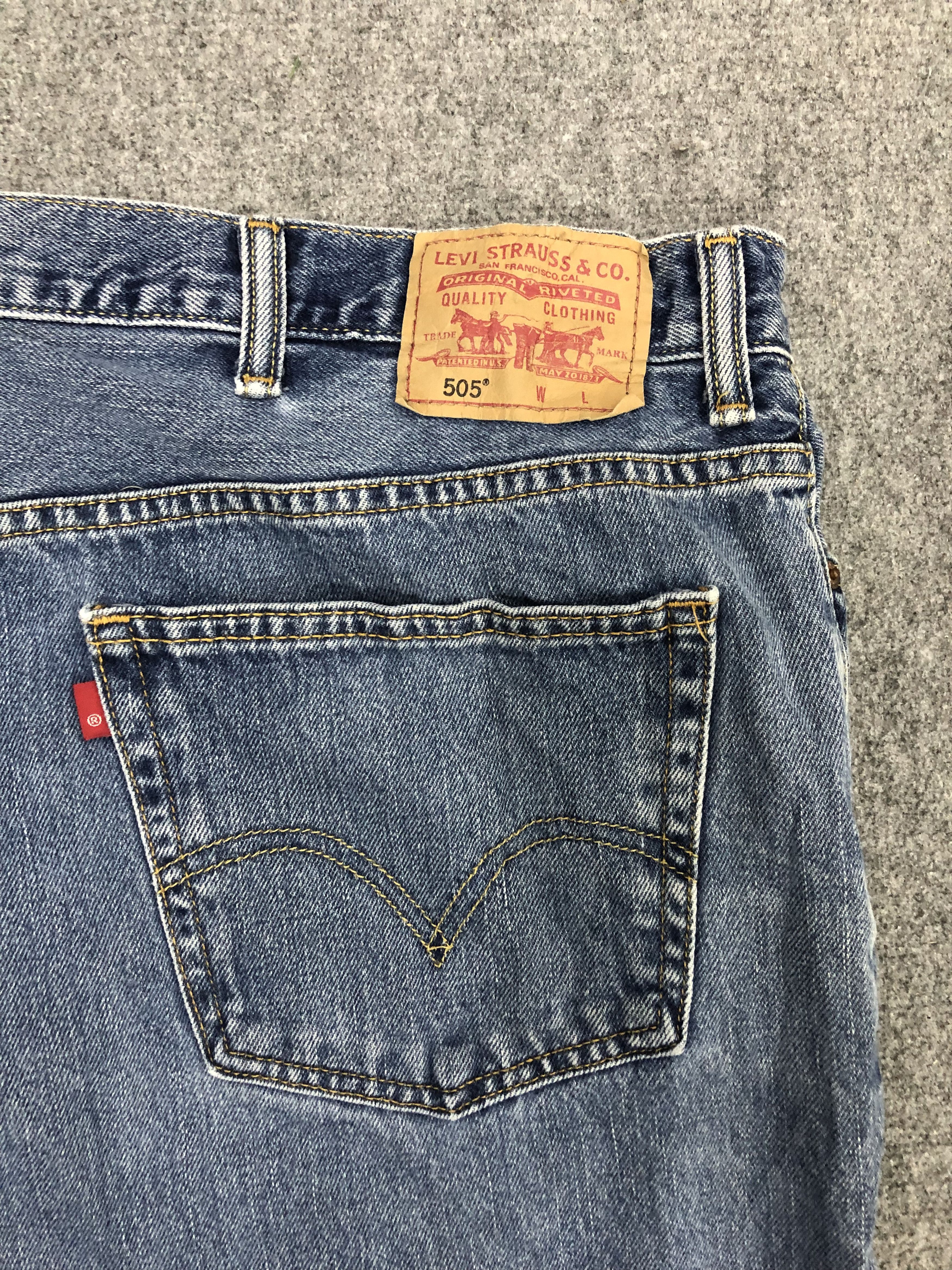 Levi's Vintage Levis 505 Light Wash Jeans DP1050 Size US 44 / EU 60 - 12 Thumbnail
