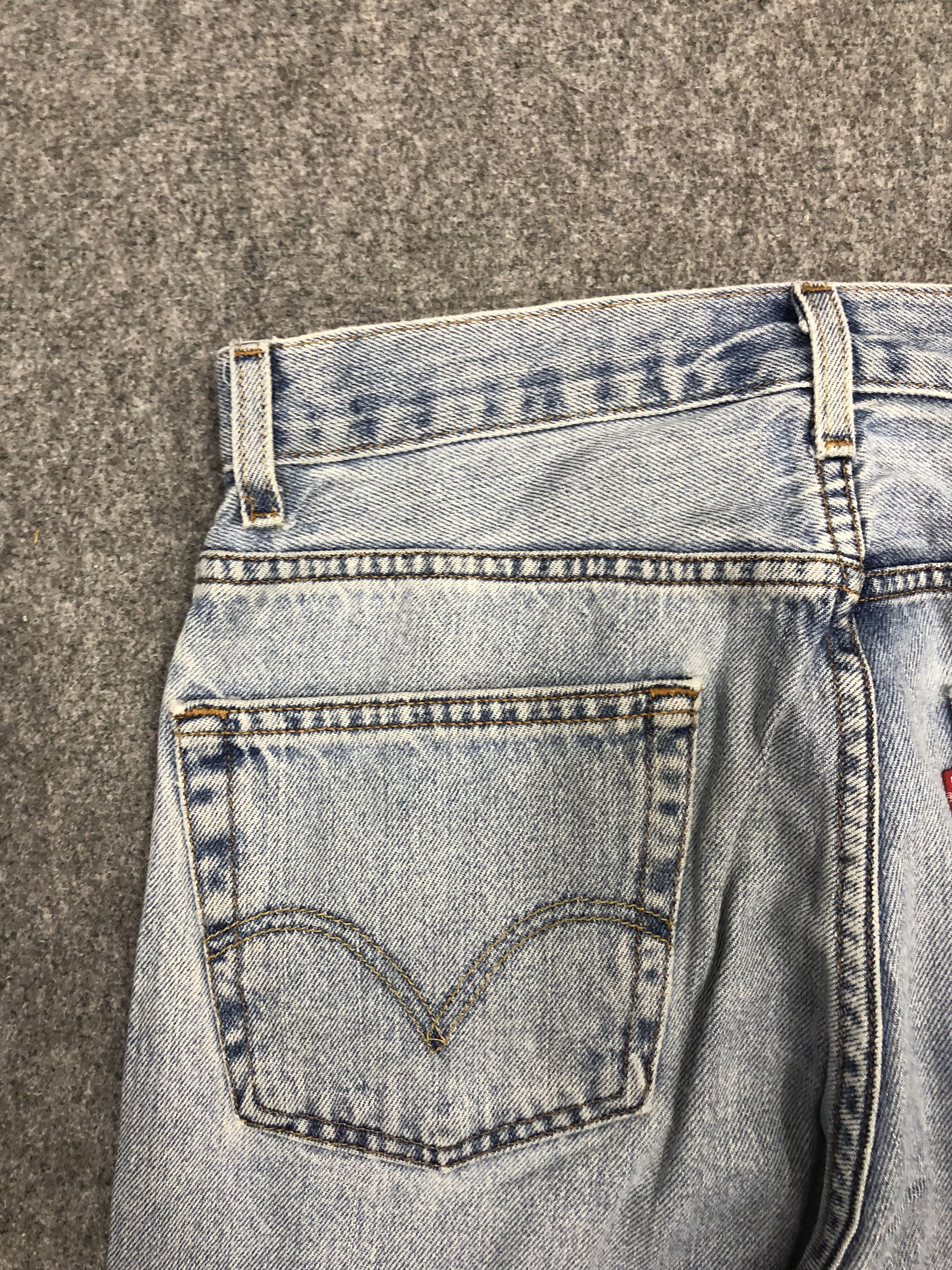 Levi's Vintage Levis 550 Sun Faded Jeans DP1064 Size US 33 - 12 Thumbnail