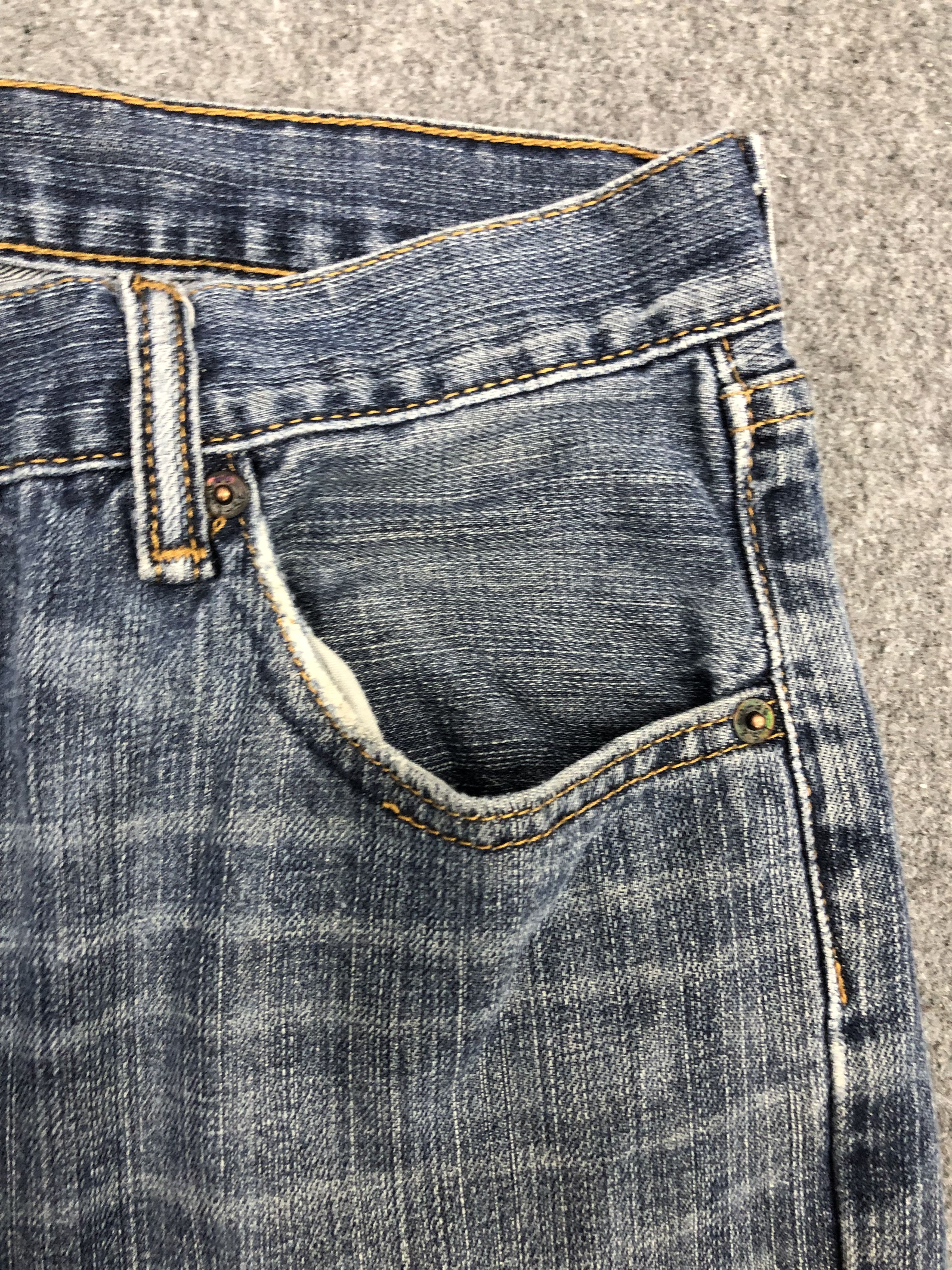 Levi's Vintage Levis 559 Jeans DP1053 Size US 31 - 8 Thumbnail