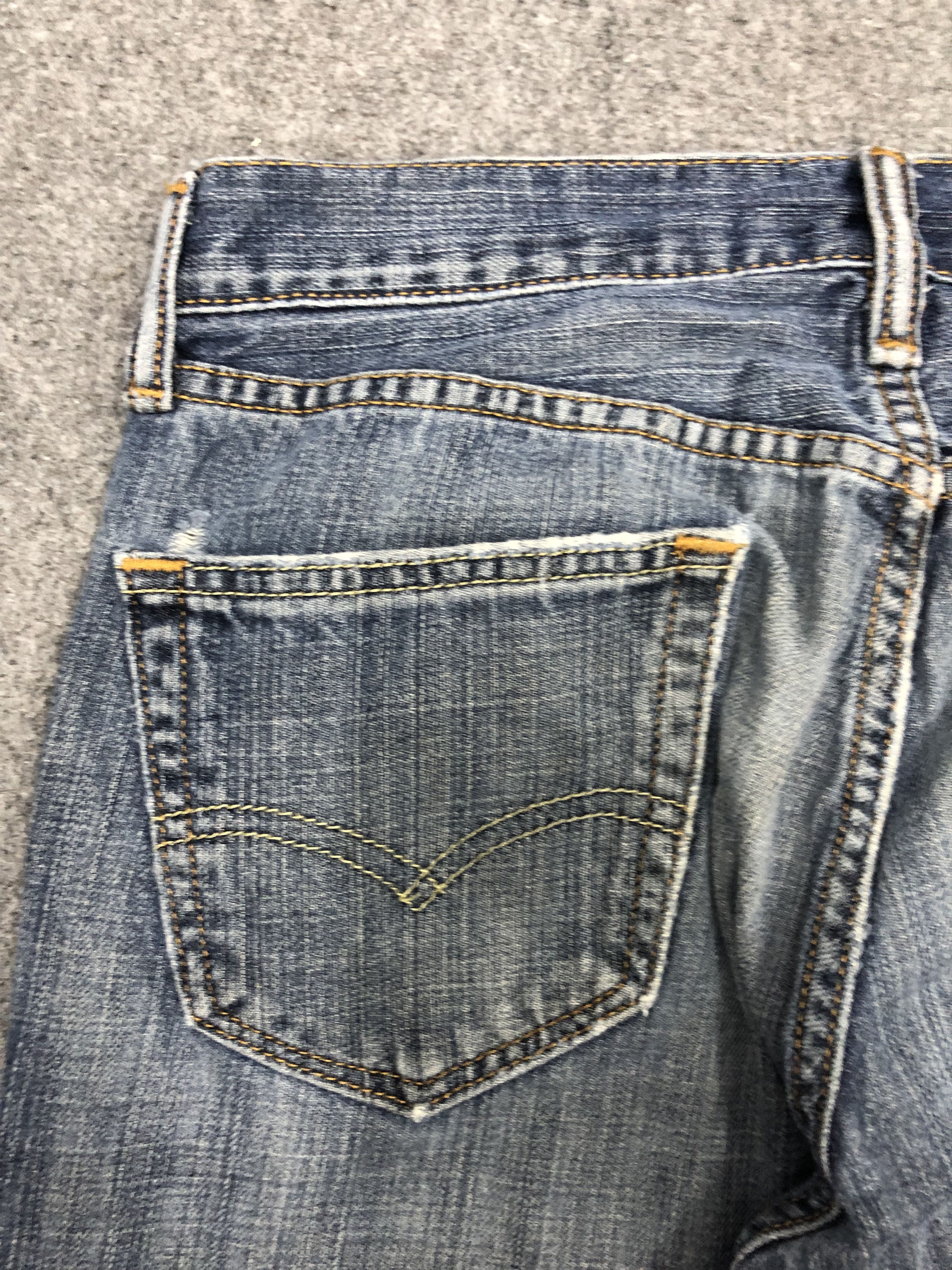 Levi's Vintage Levis 559 Jeans DP1053 Size US 31 - 13 Thumbnail