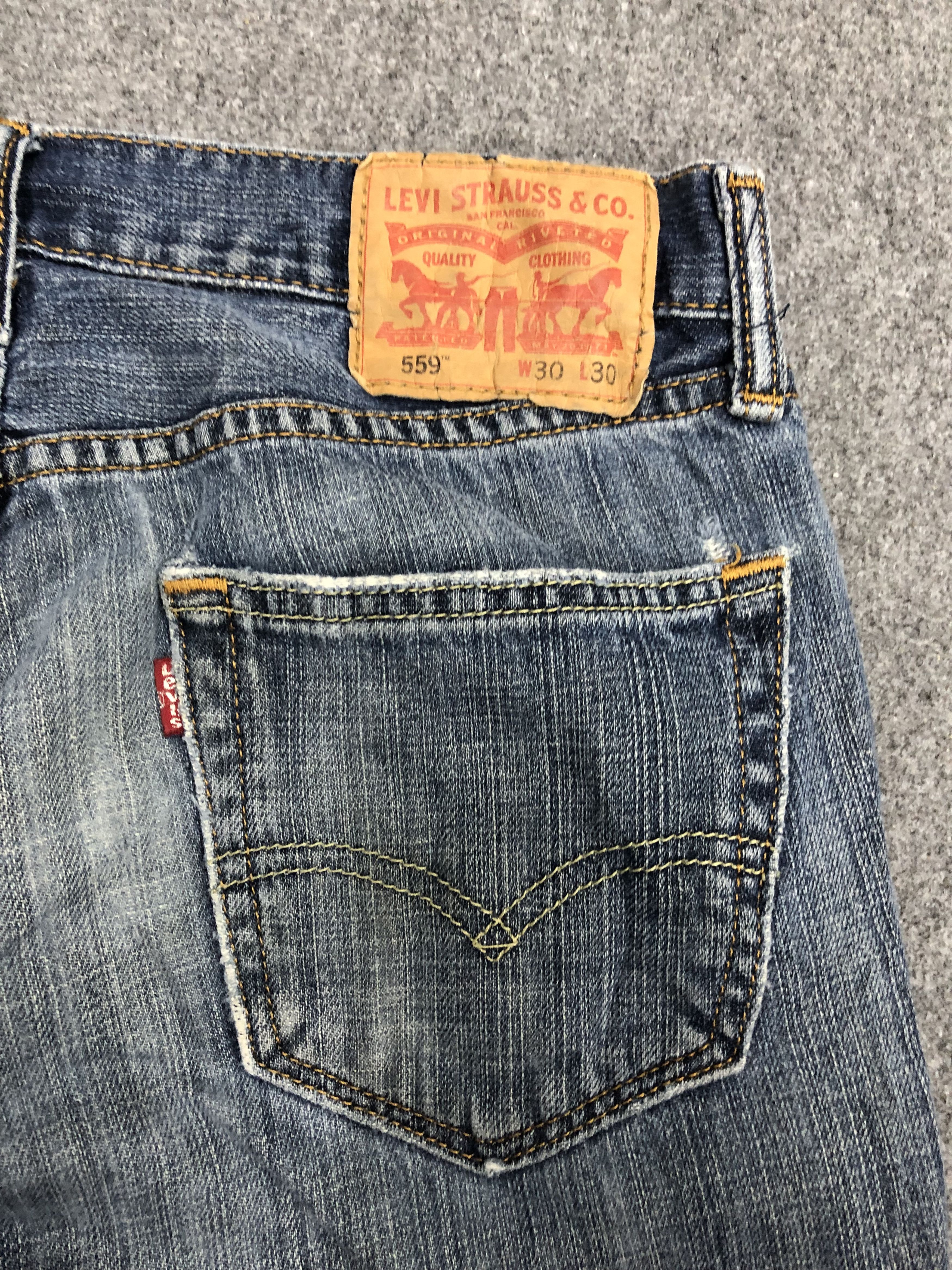 Levi's Vintage Levis 559 Jeans DP1053 Size US 31 - 12 Thumbnail