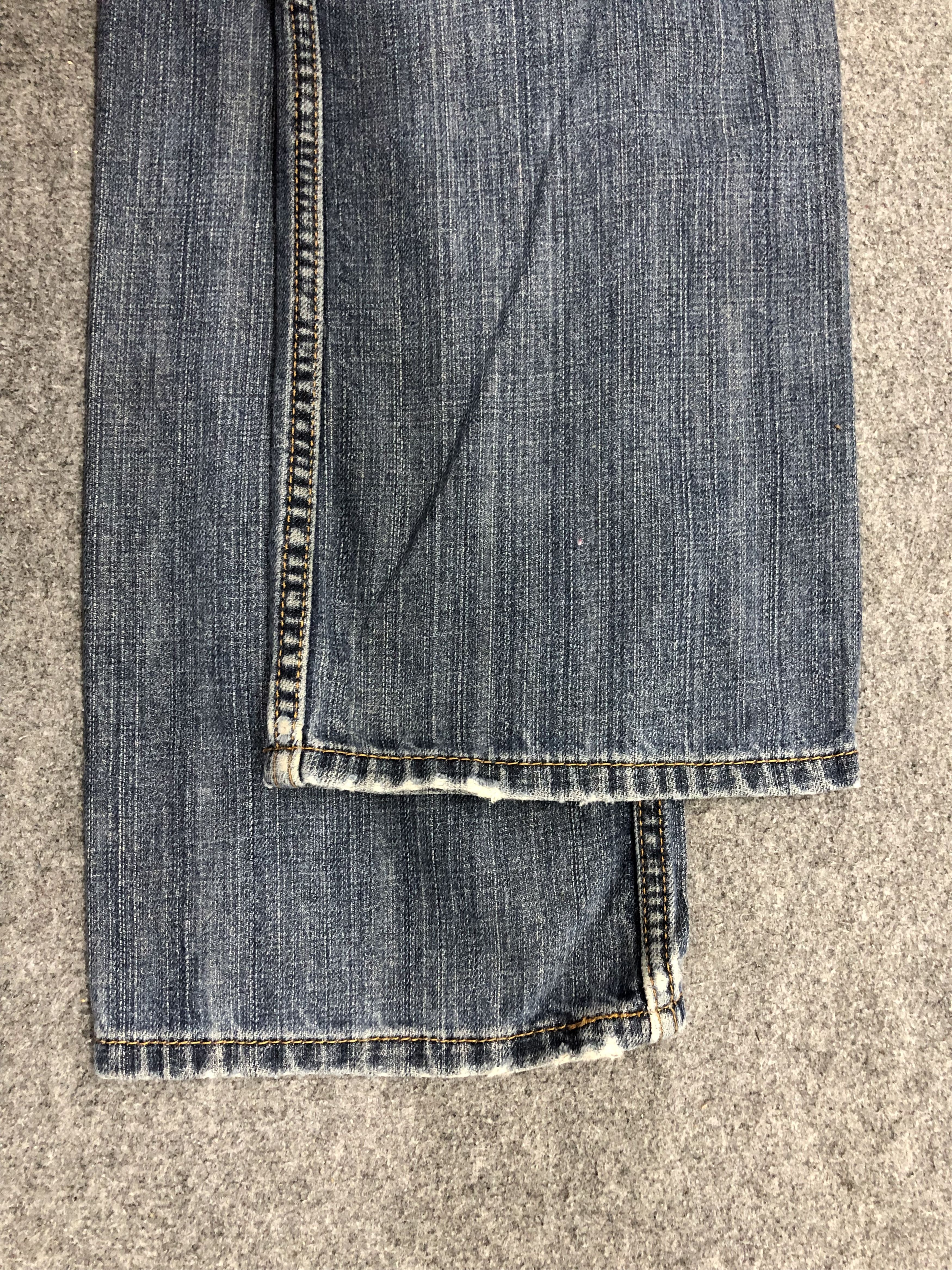 Levi's Vintage Levis 559 Jeans DP1053 Size US 31 - 15 Thumbnail