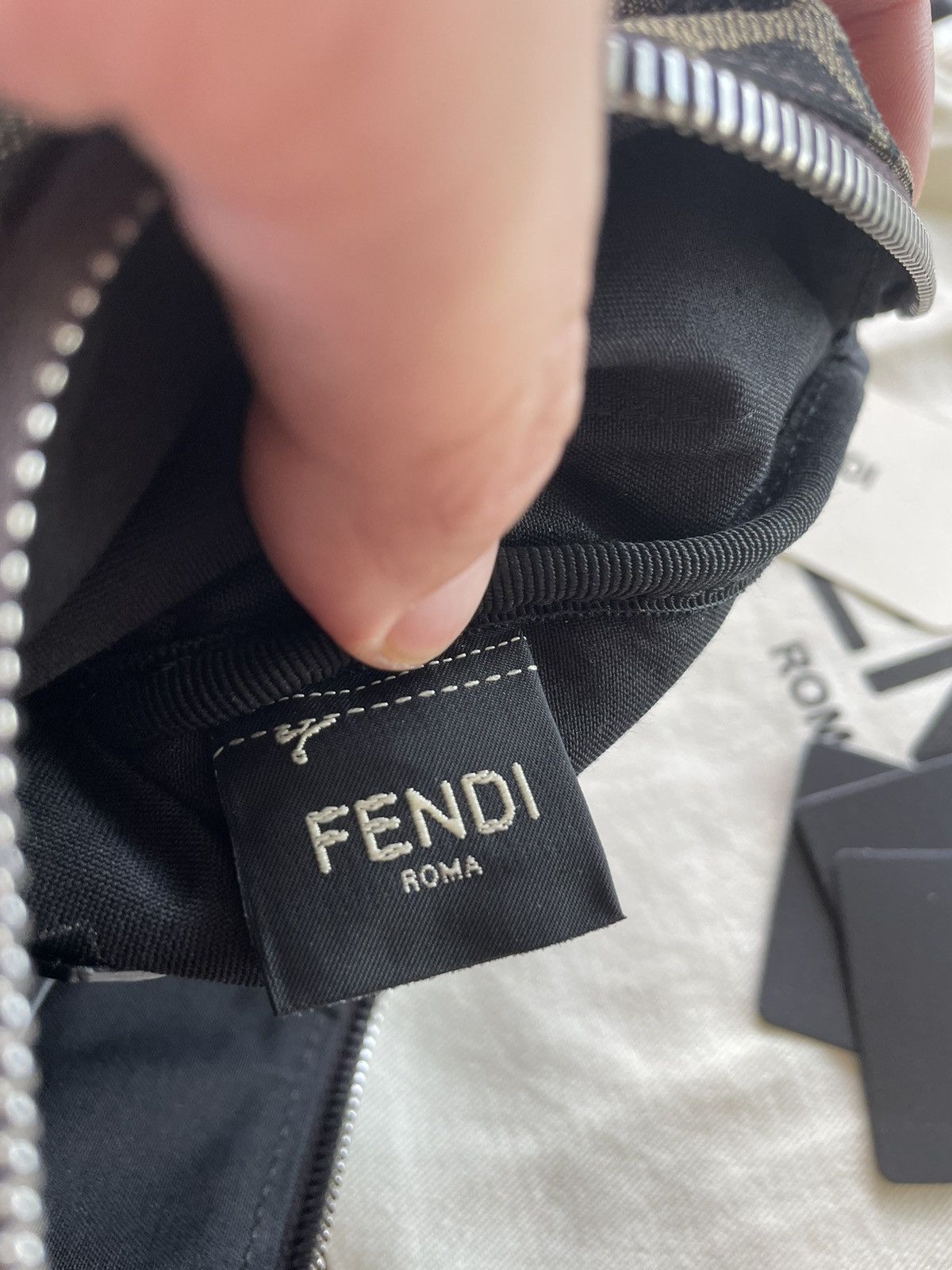 Fendi Brand New Super Runway Fendi Logo Bag Size ONE SIZE - 7 Thumbnail