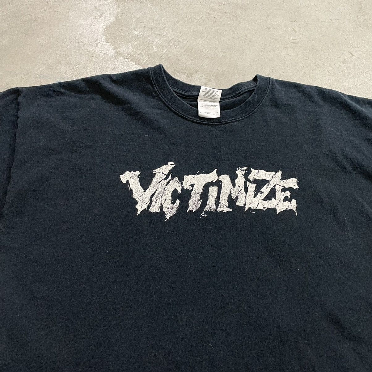 Band Tees × Vintage VICTIMIZE band tee black white graphic Size US XL / EU 56 / 4 - 1 Thumbnail
