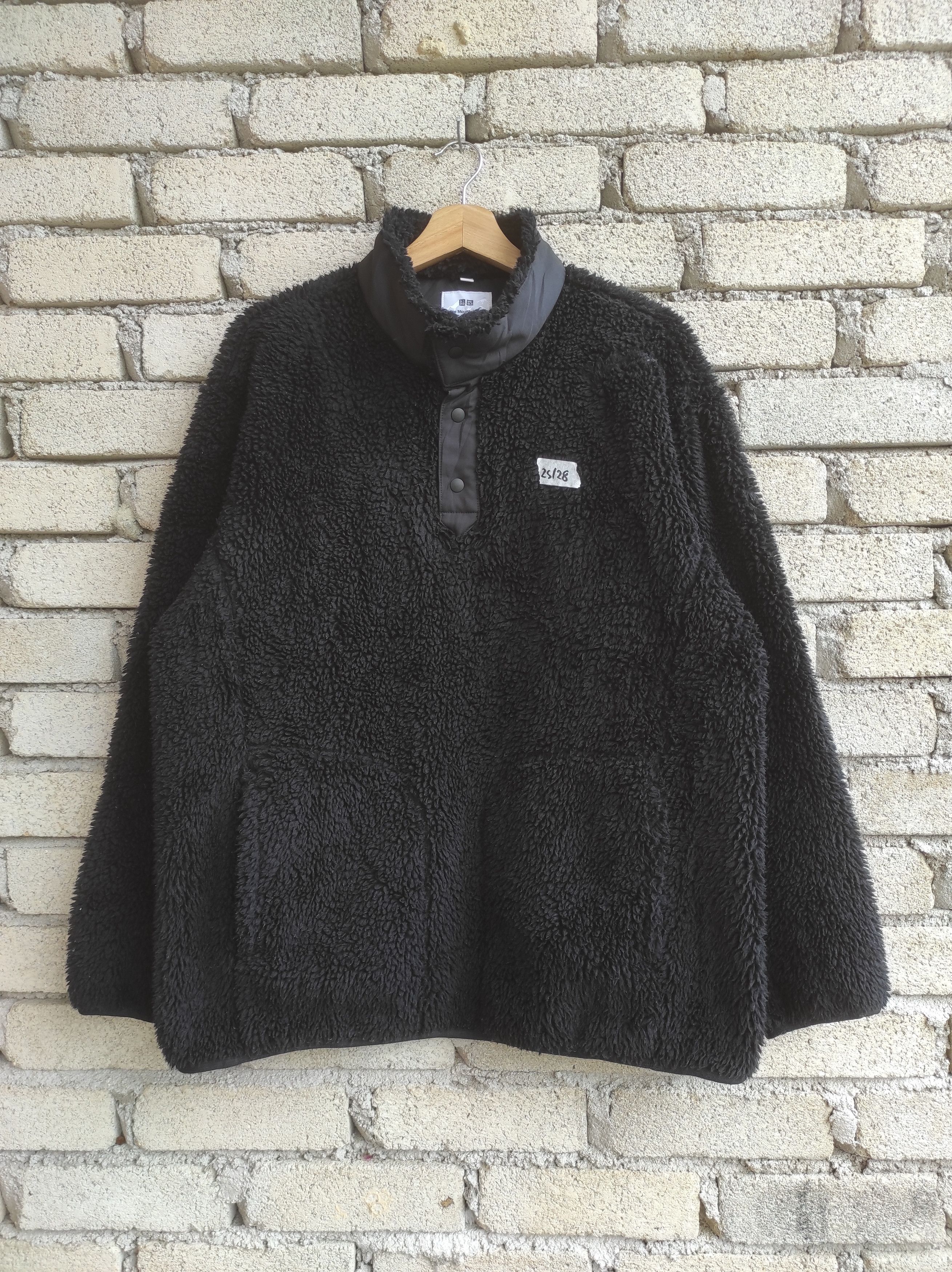 uniqlo white mountaineering sweatshirt half button fleece