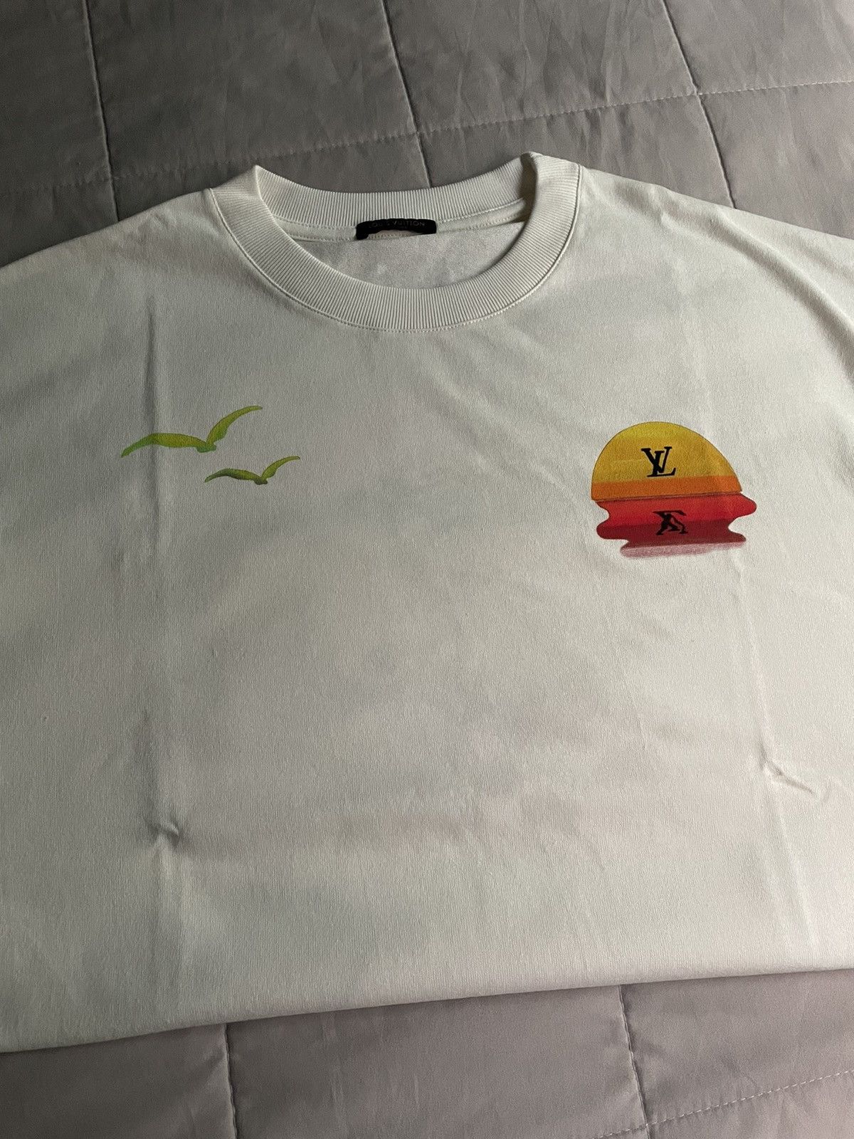 Louis Vuitton Louis Vuitton Rare 2019 Mediterranean Staff T-Shirt Size US M / EU 48-50 / 2 - 1 Thumbnail