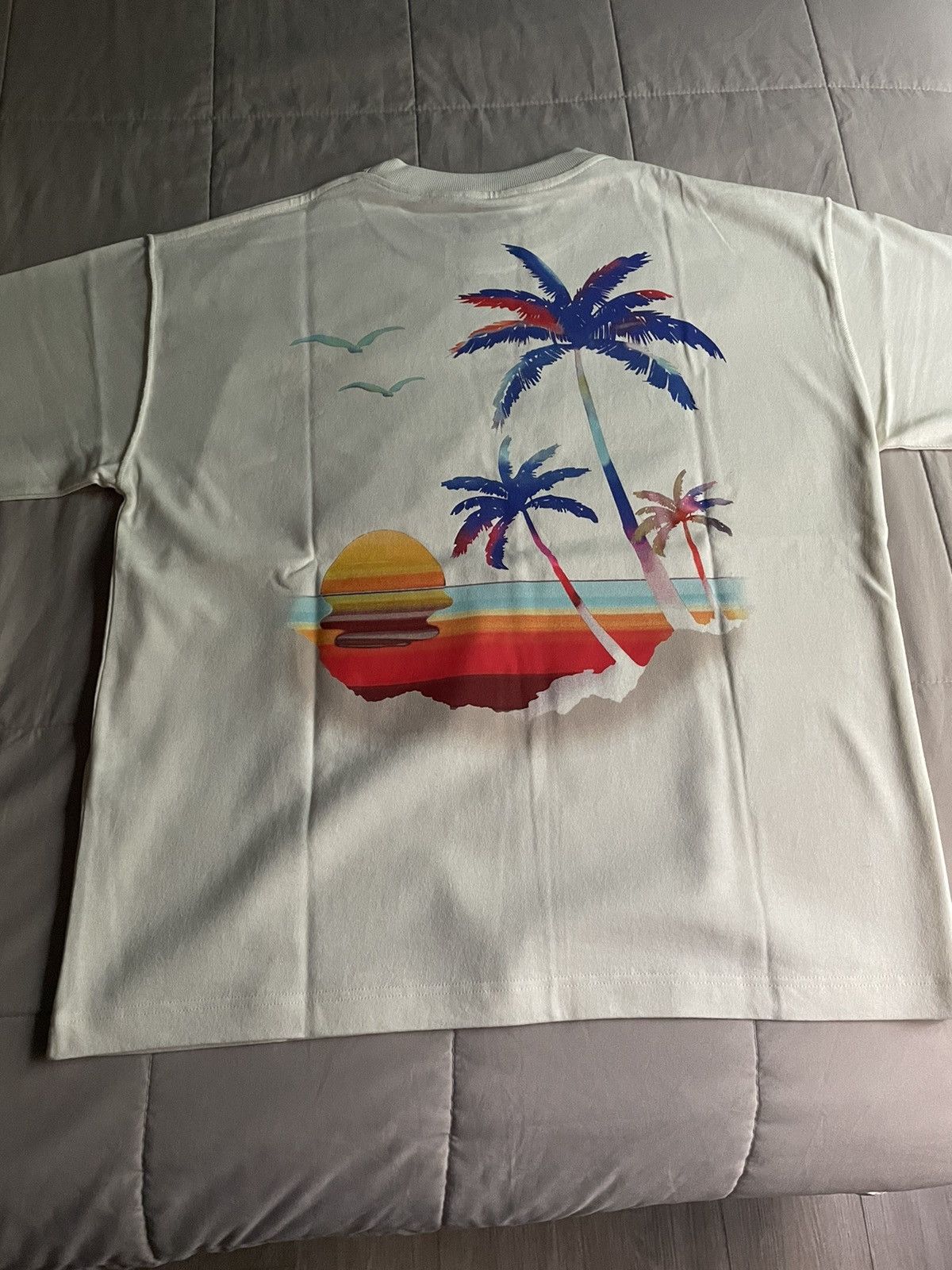 Louis Vuitton Louis Vuitton Rare 2019 Mediterranean Staff T-Shirt Size US M / EU 48-50 / 2 - 3 Thumbnail
