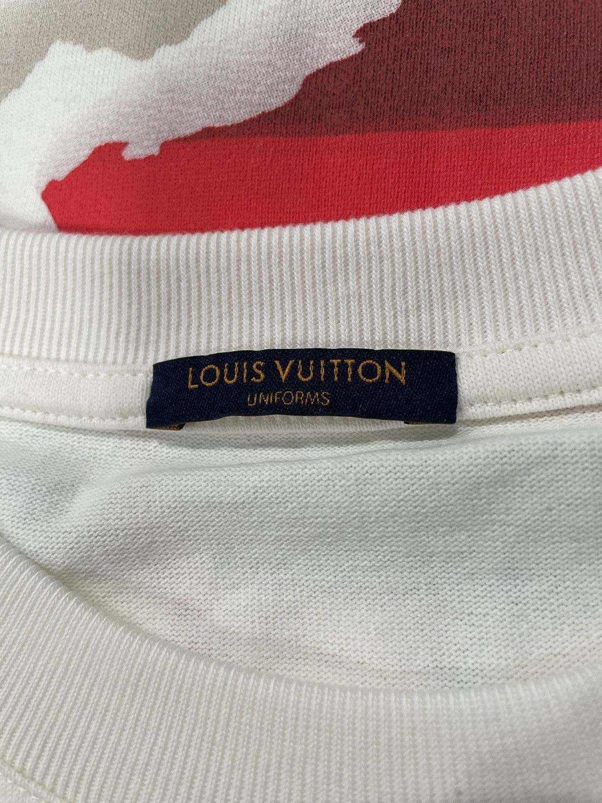Louis Vuitton Louis Vuitton Rare 2019 Mediterranean Staff T-Shirt Size US M / EU 48-50 / 2 - 9 Thumbnail