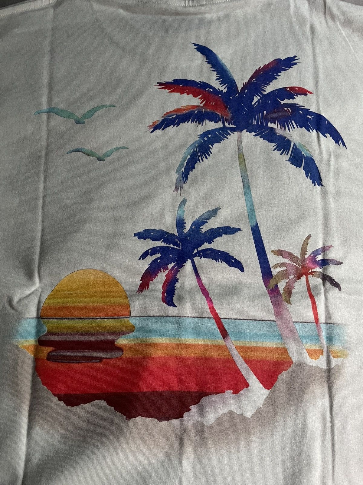 Louis Vuitton Louis Vuitton Rare 2019 Mediterranean Staff T-Shirt Size US M / EU 48-50 / 2 - 4 Thumbnail