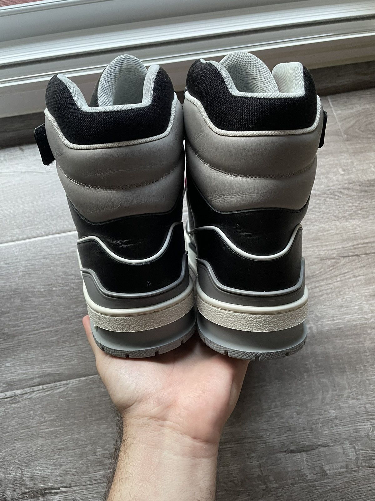 Louis Vuitton Louis Vuitton Milan Exclusive Black/Grey Trainer Sneaker Size US 9 / EU 42 - 9 Thumbnail
