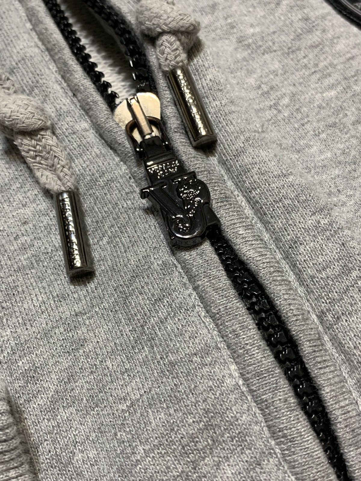 Versace Jeans Couture Versace Jeans Zip Hoodie V Tiger Logo Size L Size US L / EU 52-54 / 3 - 4 Thumbnail