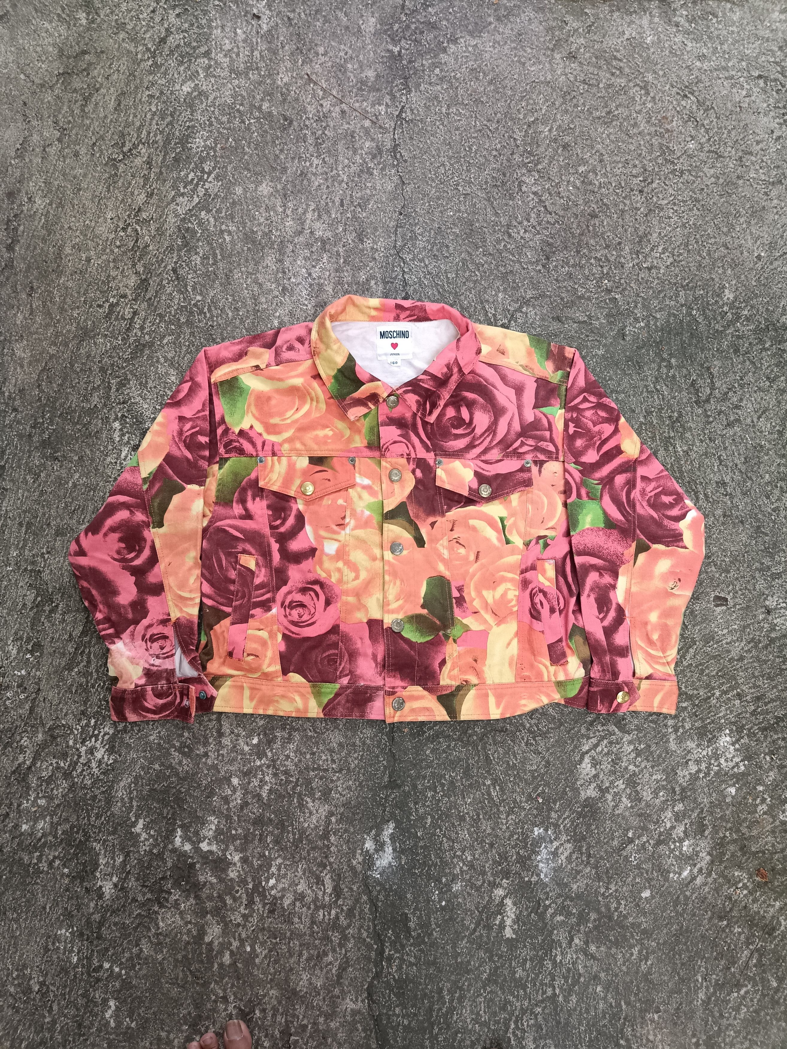 Moschino flower