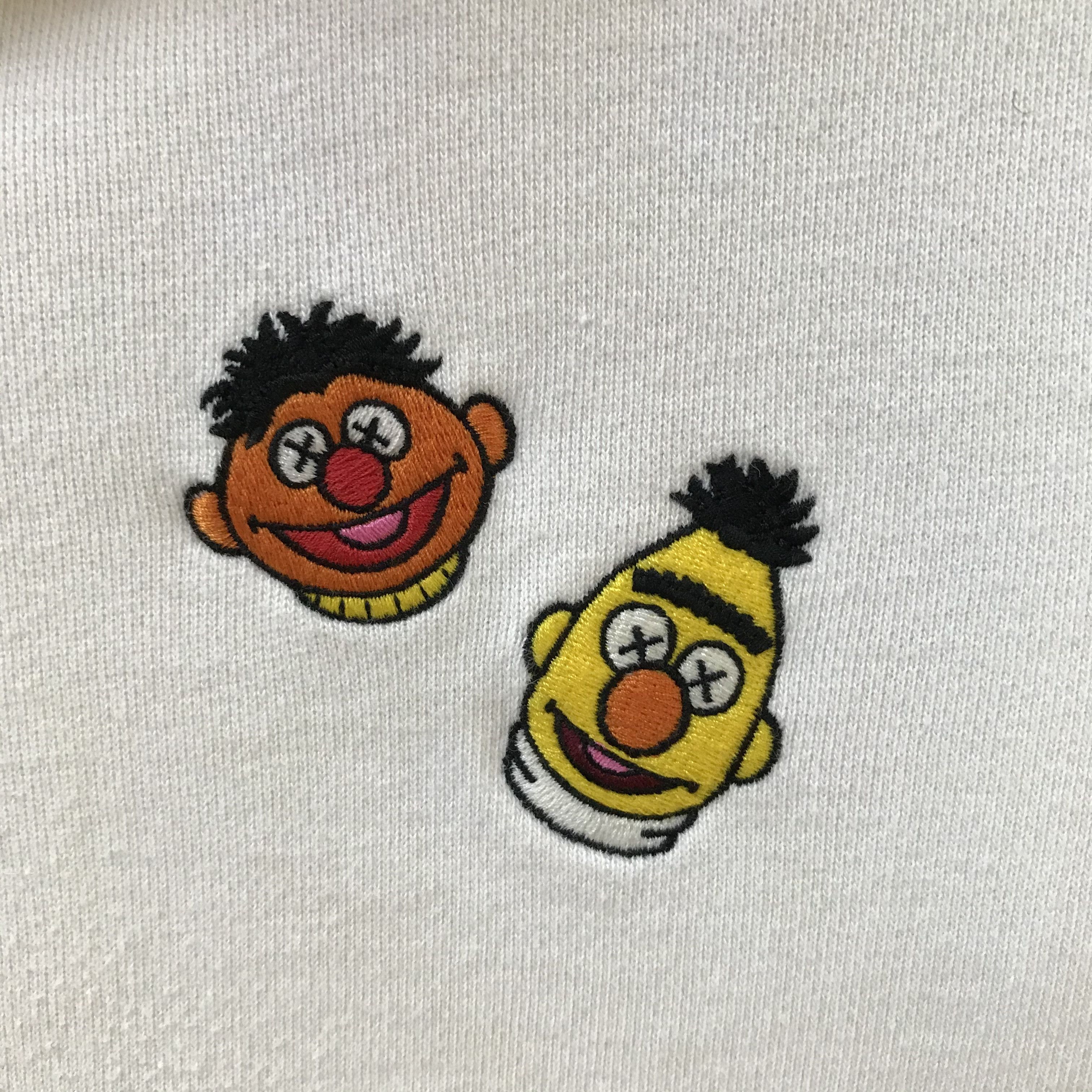 Kaws × Uniqlo Kaws Uniqlo Sesame Street Hoodie Size US XS / EU 42 / 0 - 3 Thumbnail
