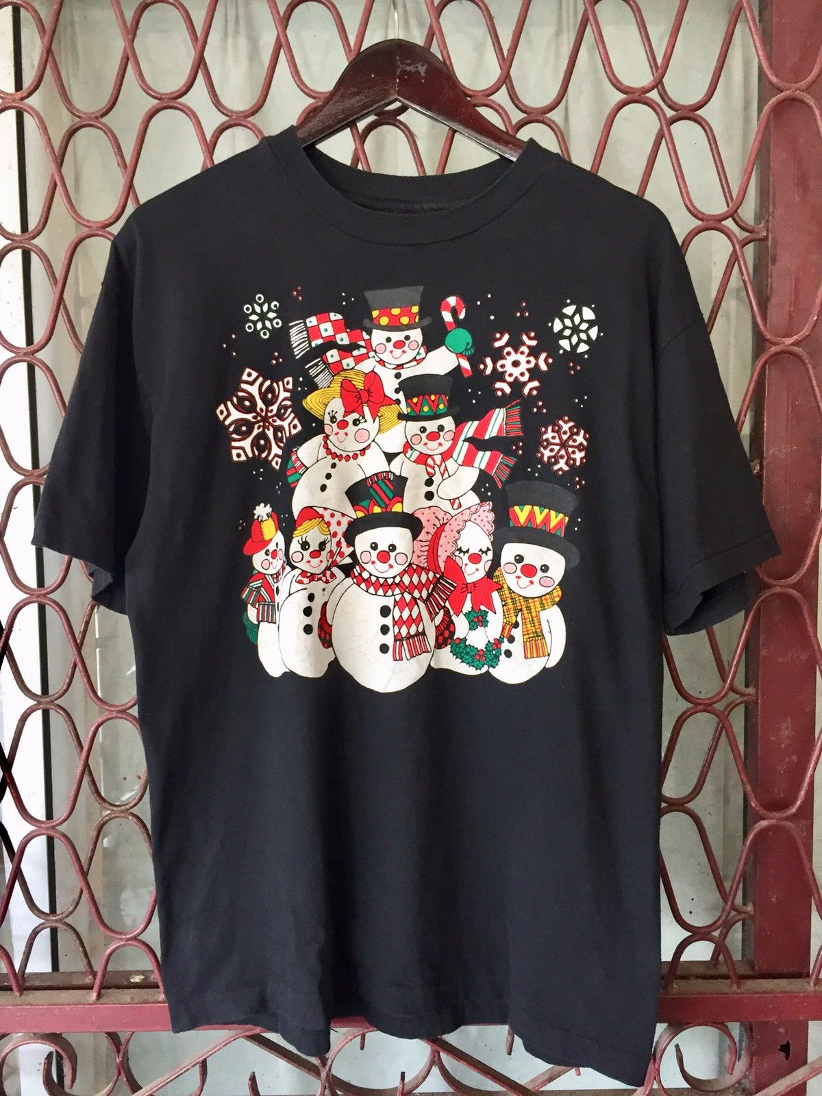 Vintage Vintage 90's Hanes Snowman Art T-shirt Size US L / EU 52-54 / 3 - 1 Thumbnail