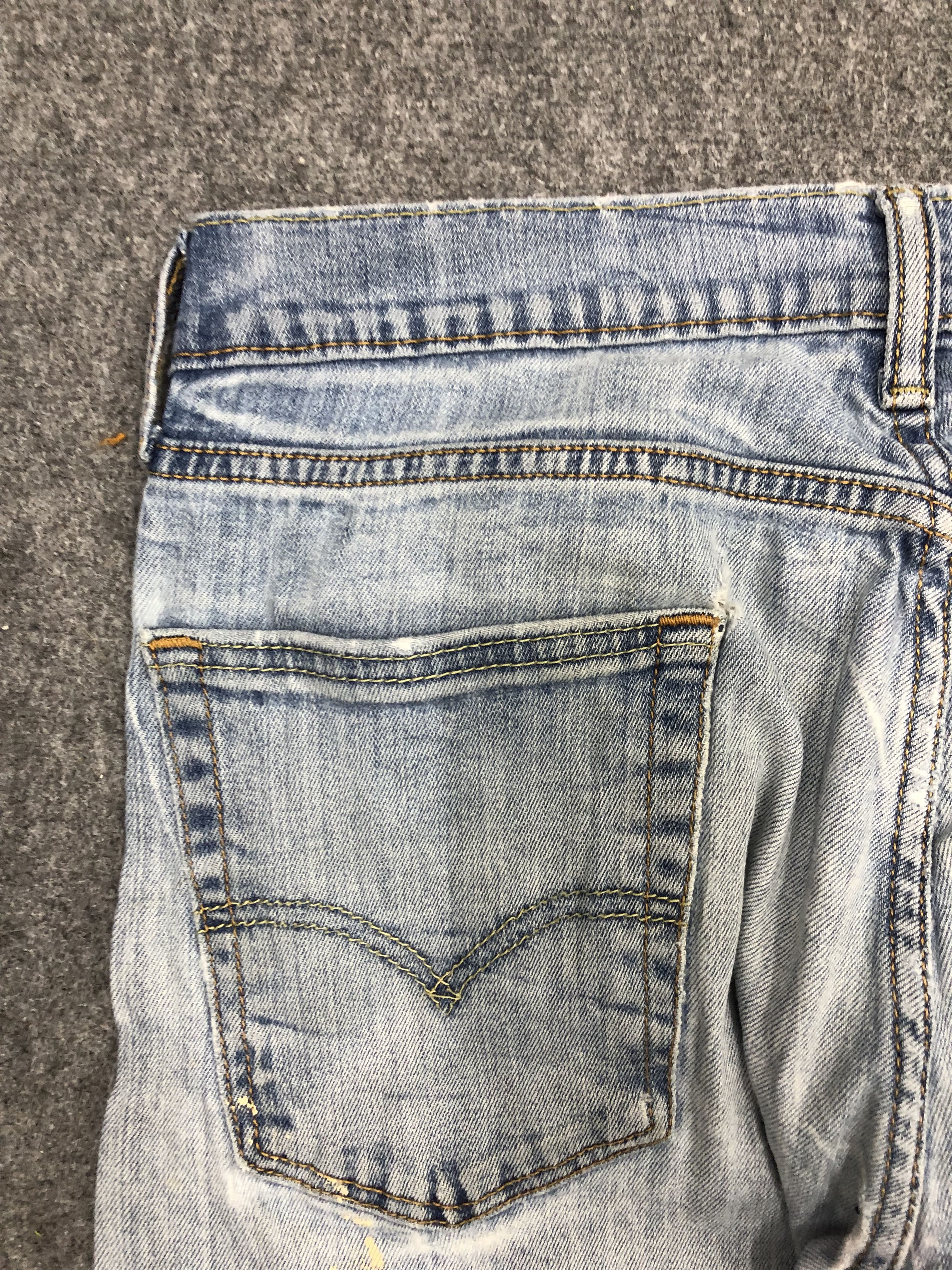 Levi's Vintage Levis 513 Light Wash Jeans DP1094 Size US 32 / EU 48 - 15 Thumbnail