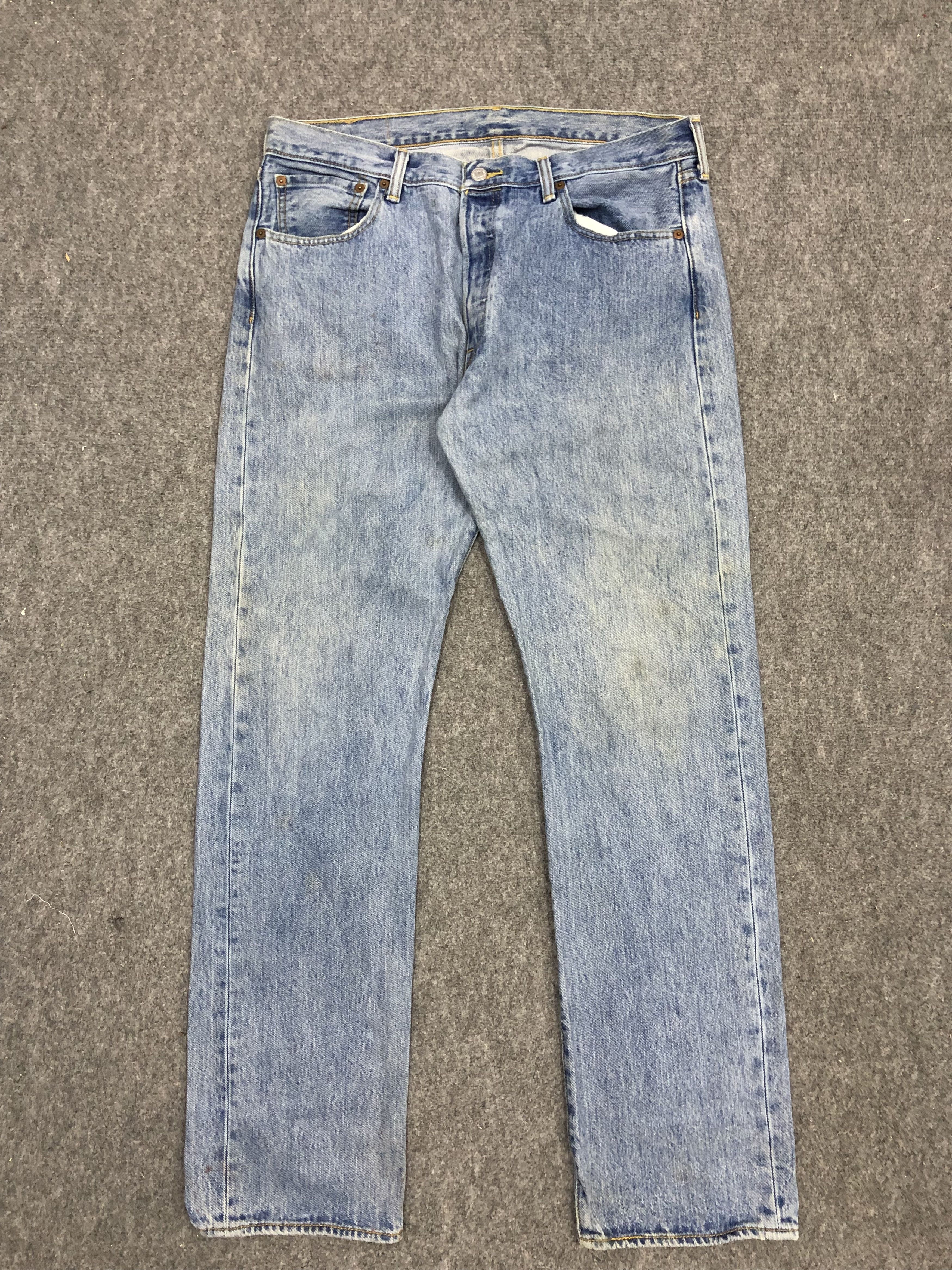 Levi's Vintage Levis 501 Light Wash Jeans DP1210 Size US 36 / EU 52 - 1 Thumbnail