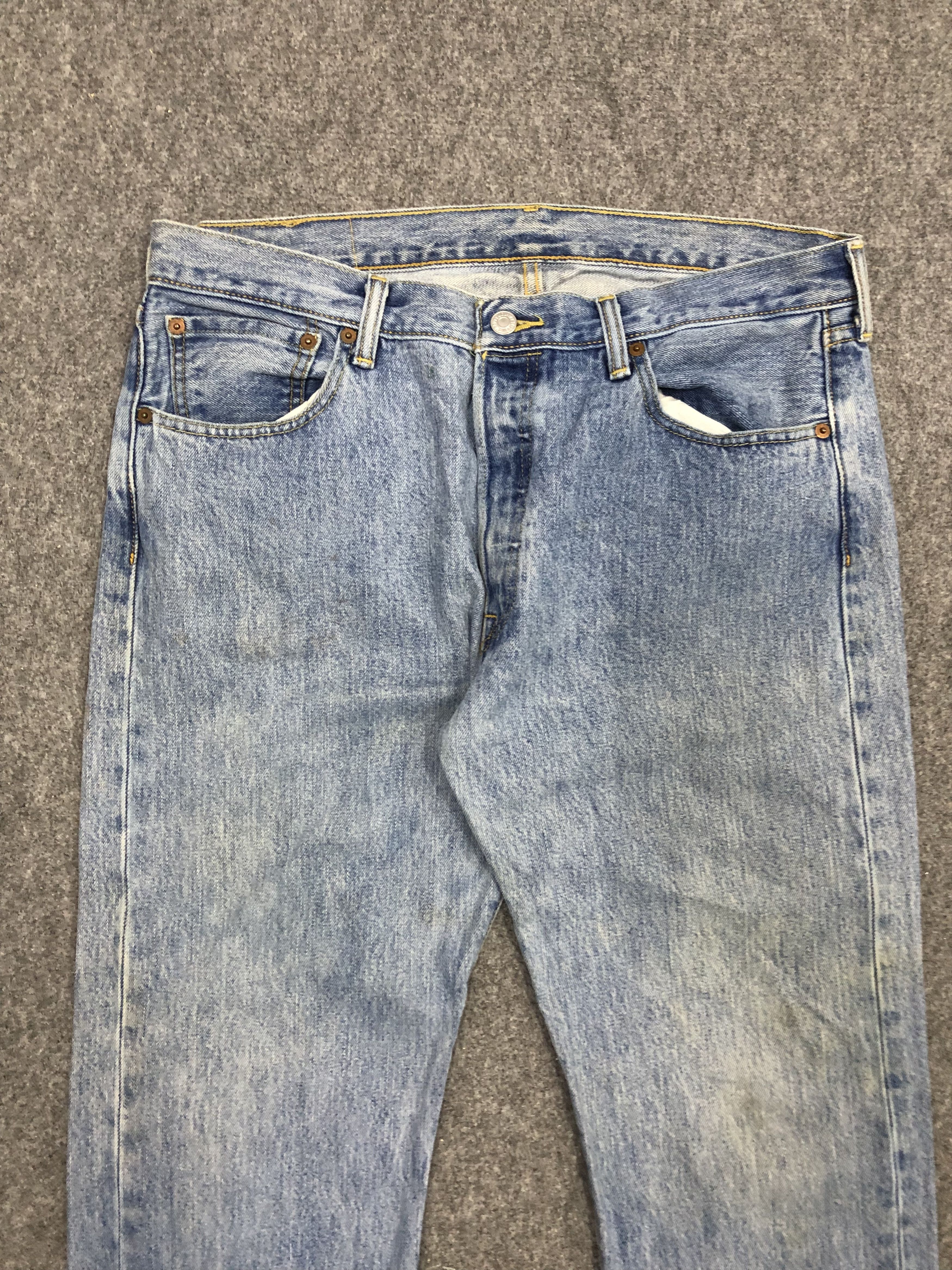 Levi's Vintage Levis 501 Light Wash Jeans DP1210 Size US 36 / EU 52 - 2 Thumbnail