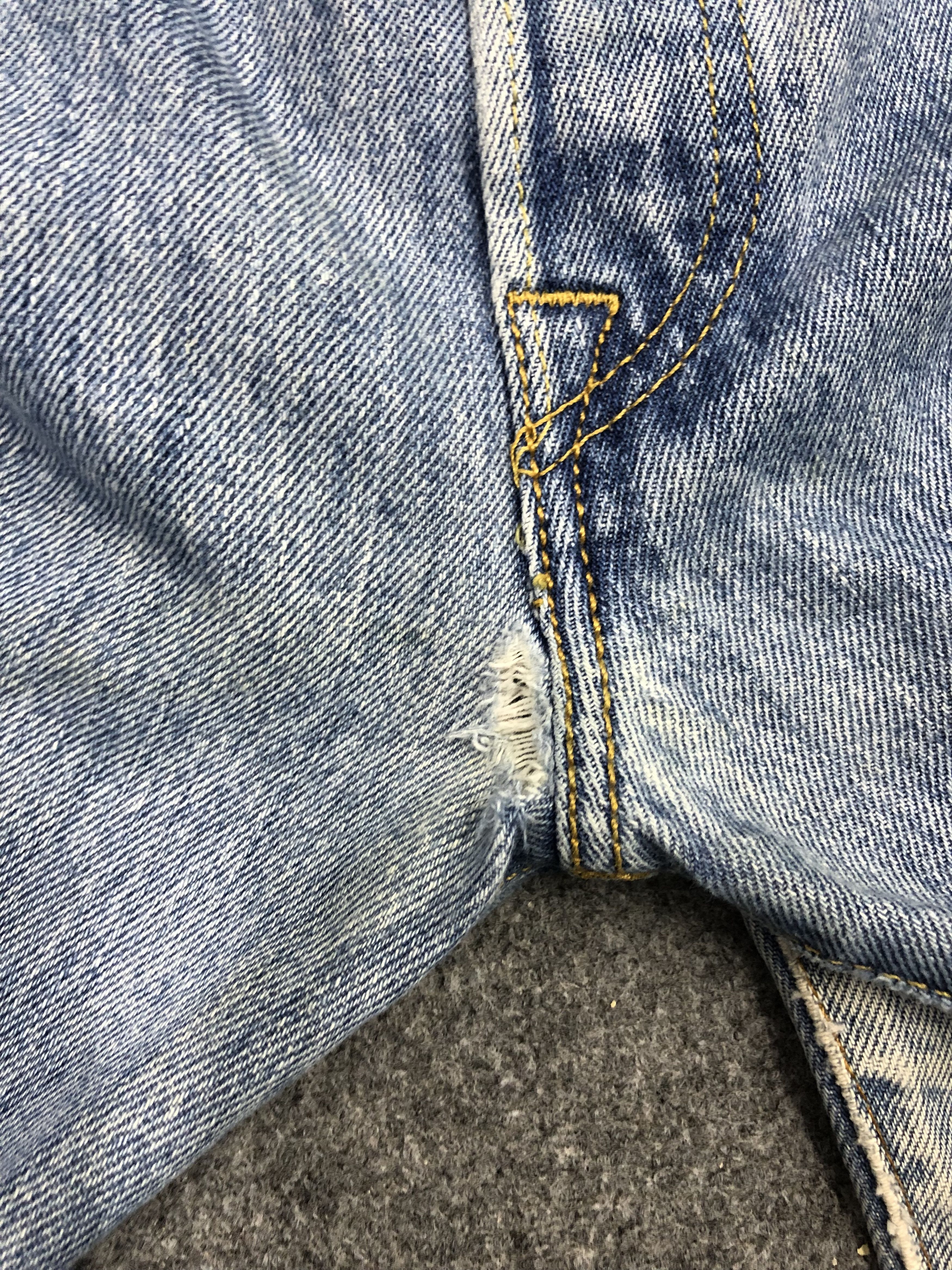 Levi's Vintage Levis 501 Light Wash Jeans DP1210 Size US 36 / EU 52 - 14 Thumbnail