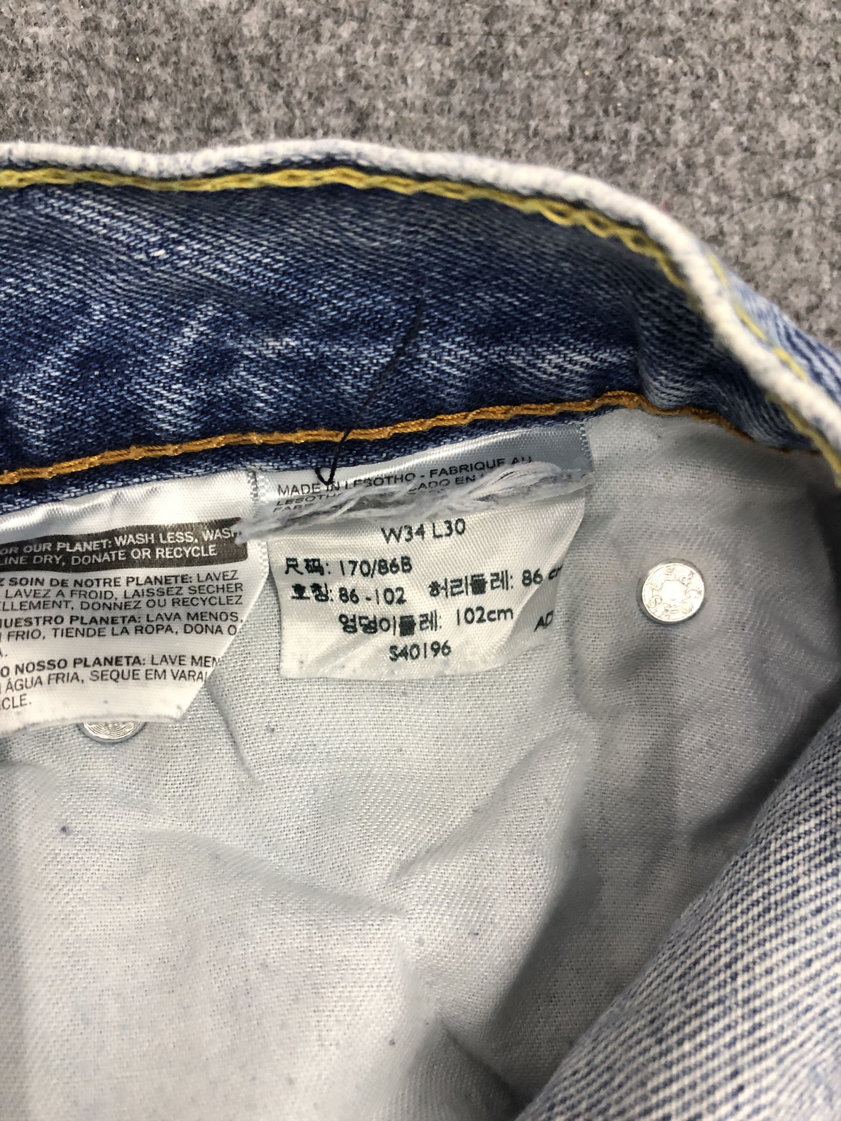 Levi's × Vintage Vintage Levis 550 Light Blue Jeans Size US 34 / EU 50 - 7 Thumbnail