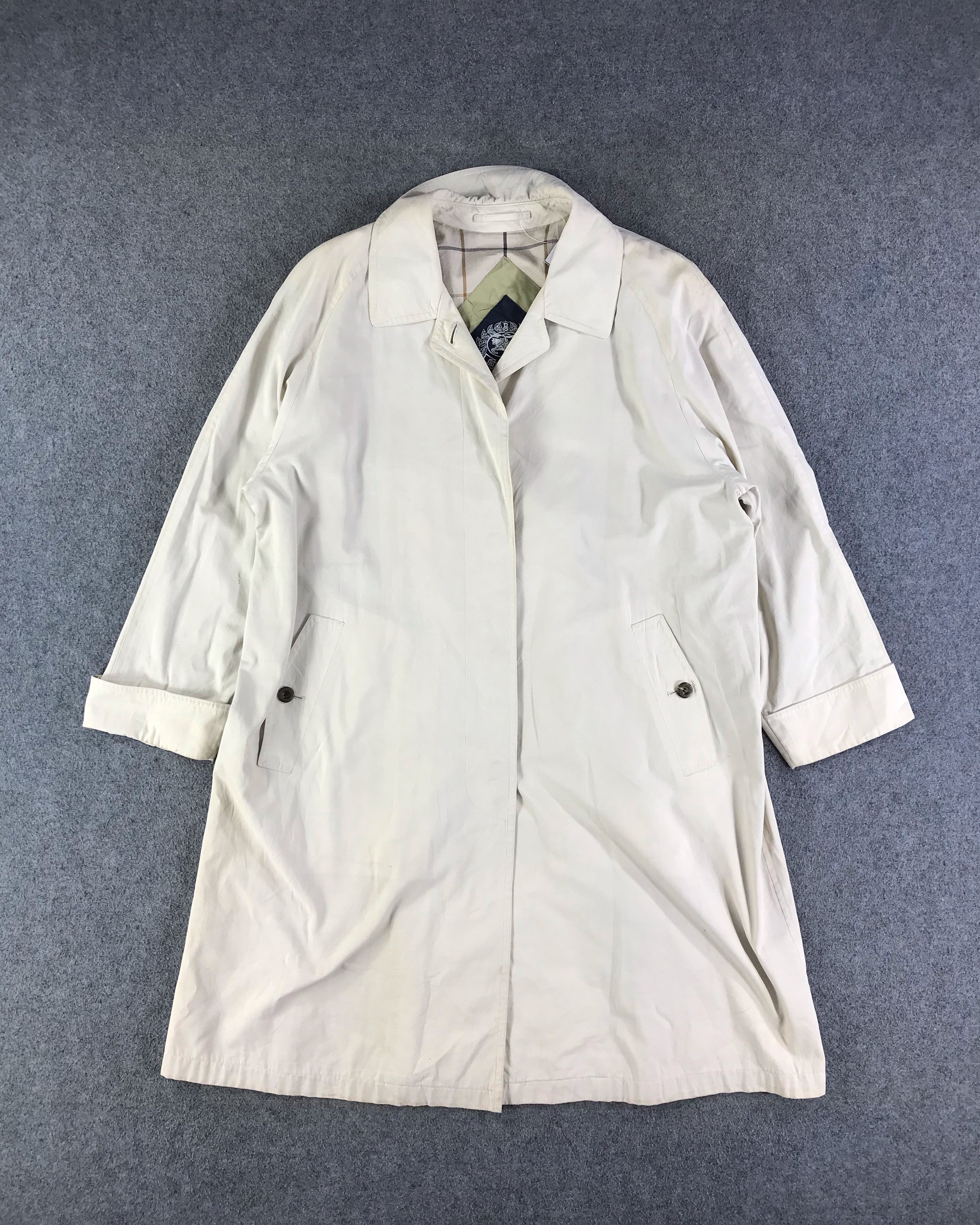Burberry × Japanese Brand Vintage Burberry Trench Coat JC302 Size M / US 6-8 / IT 42-44 - 1 Thumbnail