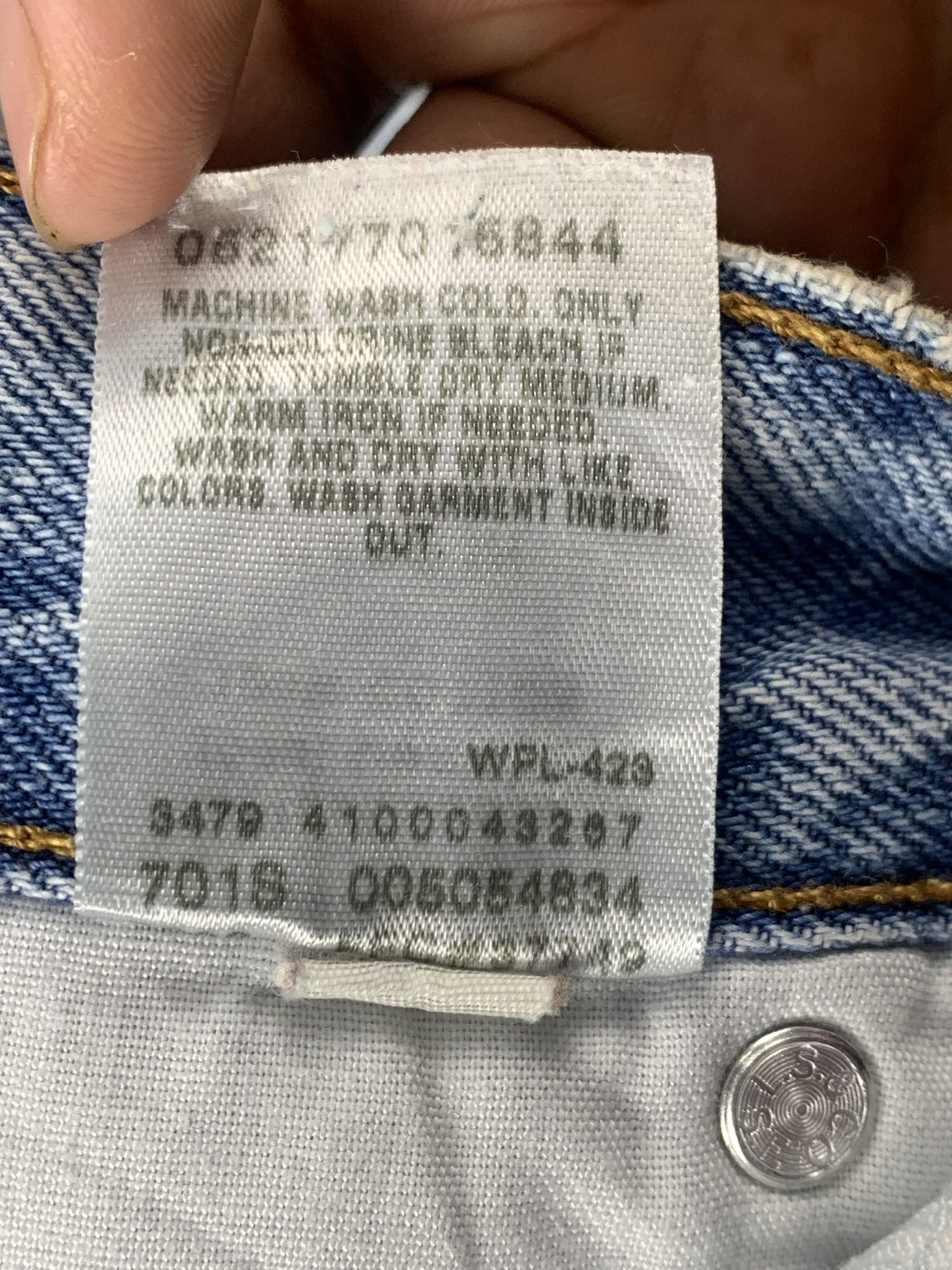 Levi's Vintage Levis 505 Light Wash Jeans DP2006 Size US 35 - 9 Thumbnail