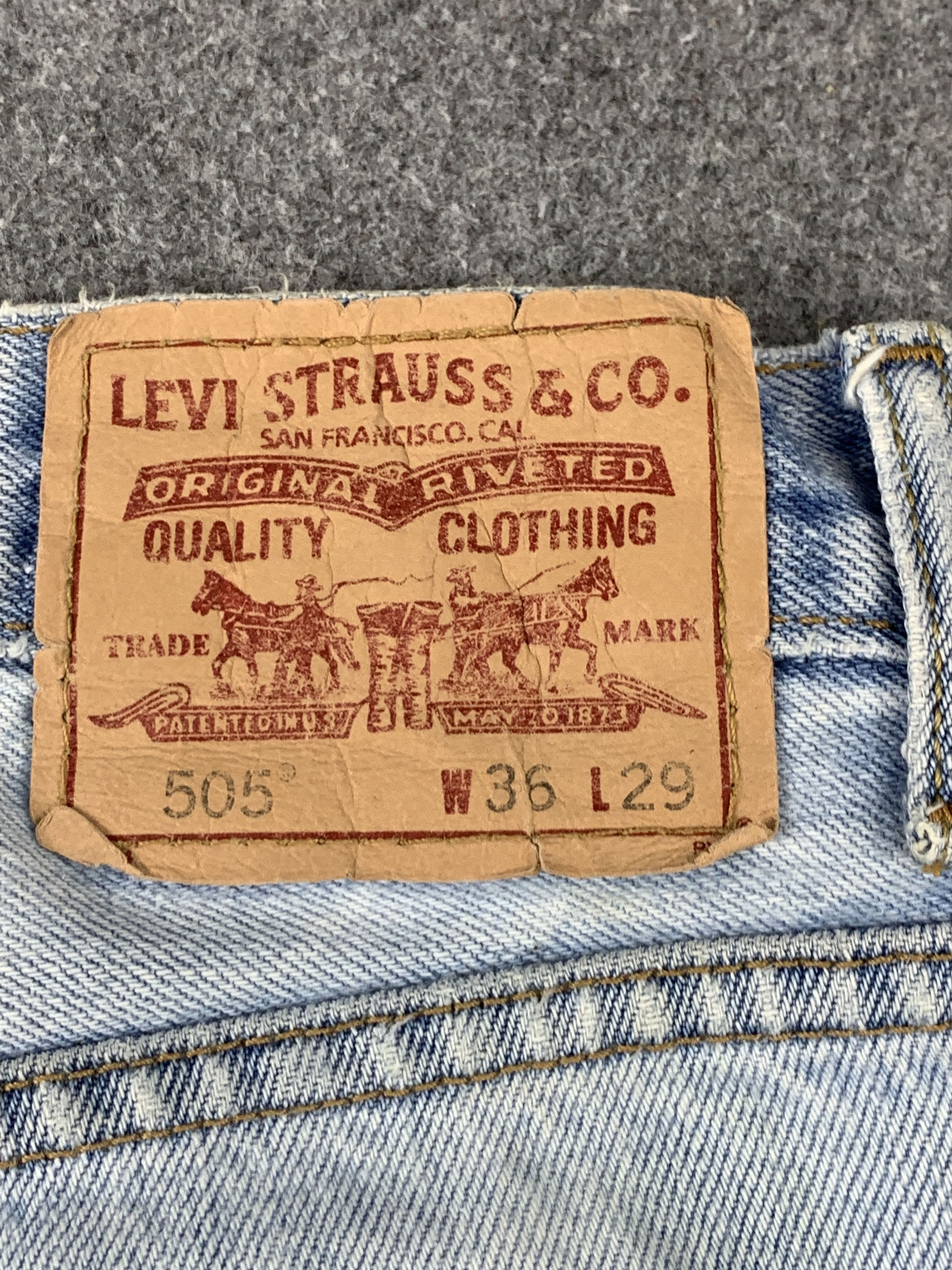 Levi's Vintage Levis 505 Light Wash Jeans DP2006 Size US 35 - 5 Thumbnail