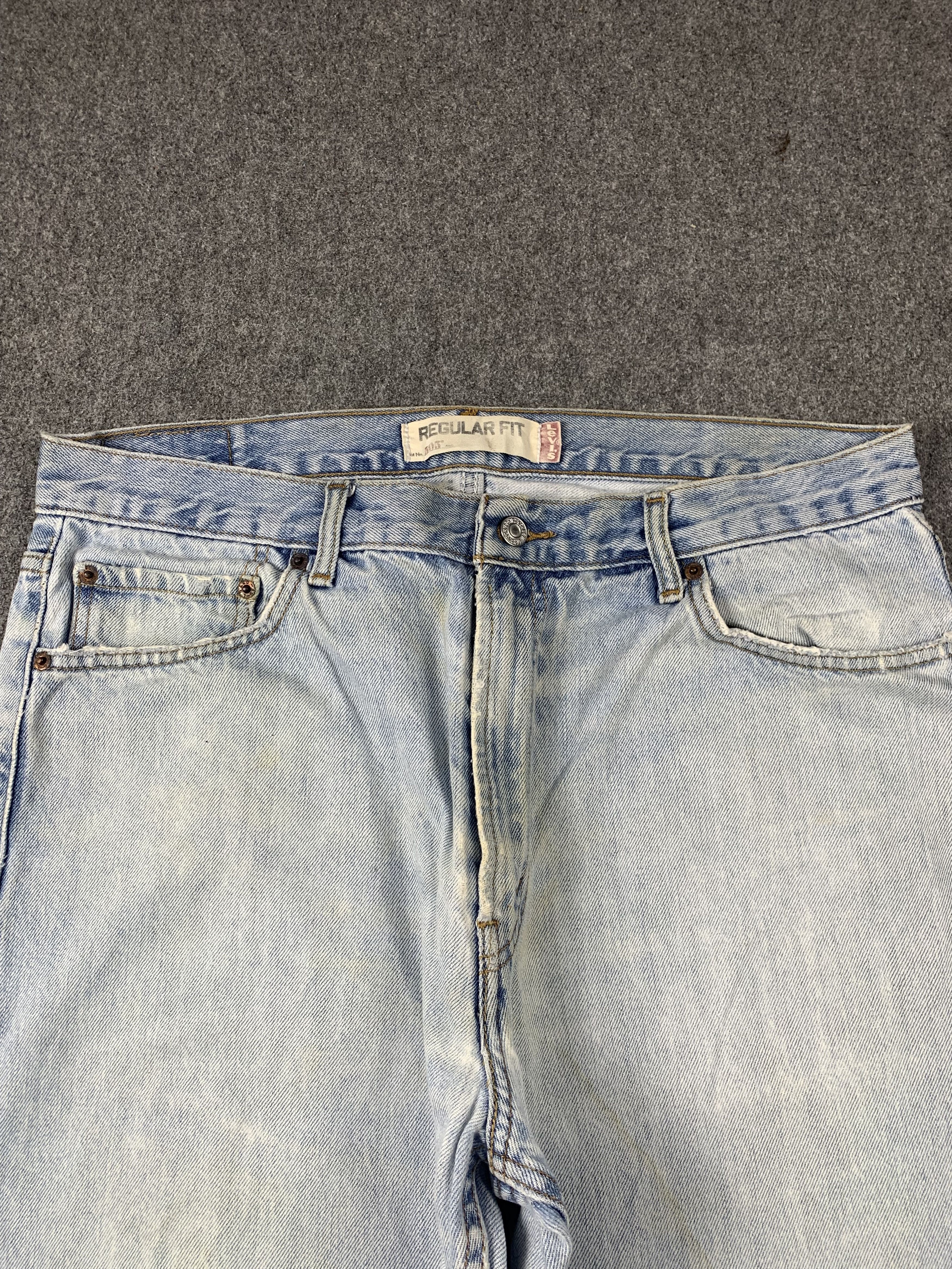 Levi's Vintage Levis 505 Light Wash Jeans DP2006 Size US 35 - 2 Thumbnail