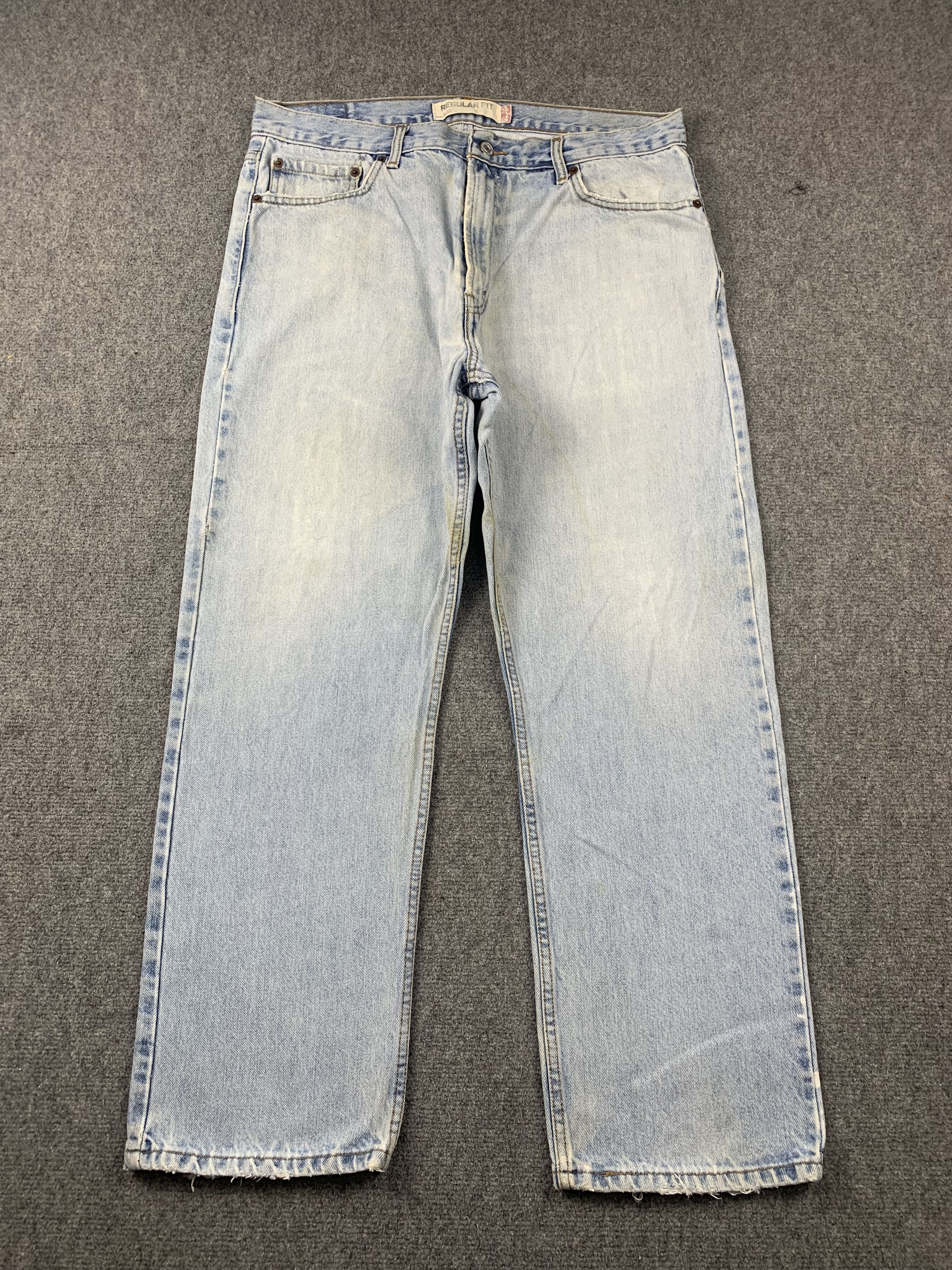 Levi's Vintage Levis 505 Light Wash Jeans DP2006 Size US 35 - 1 Thumbnail
