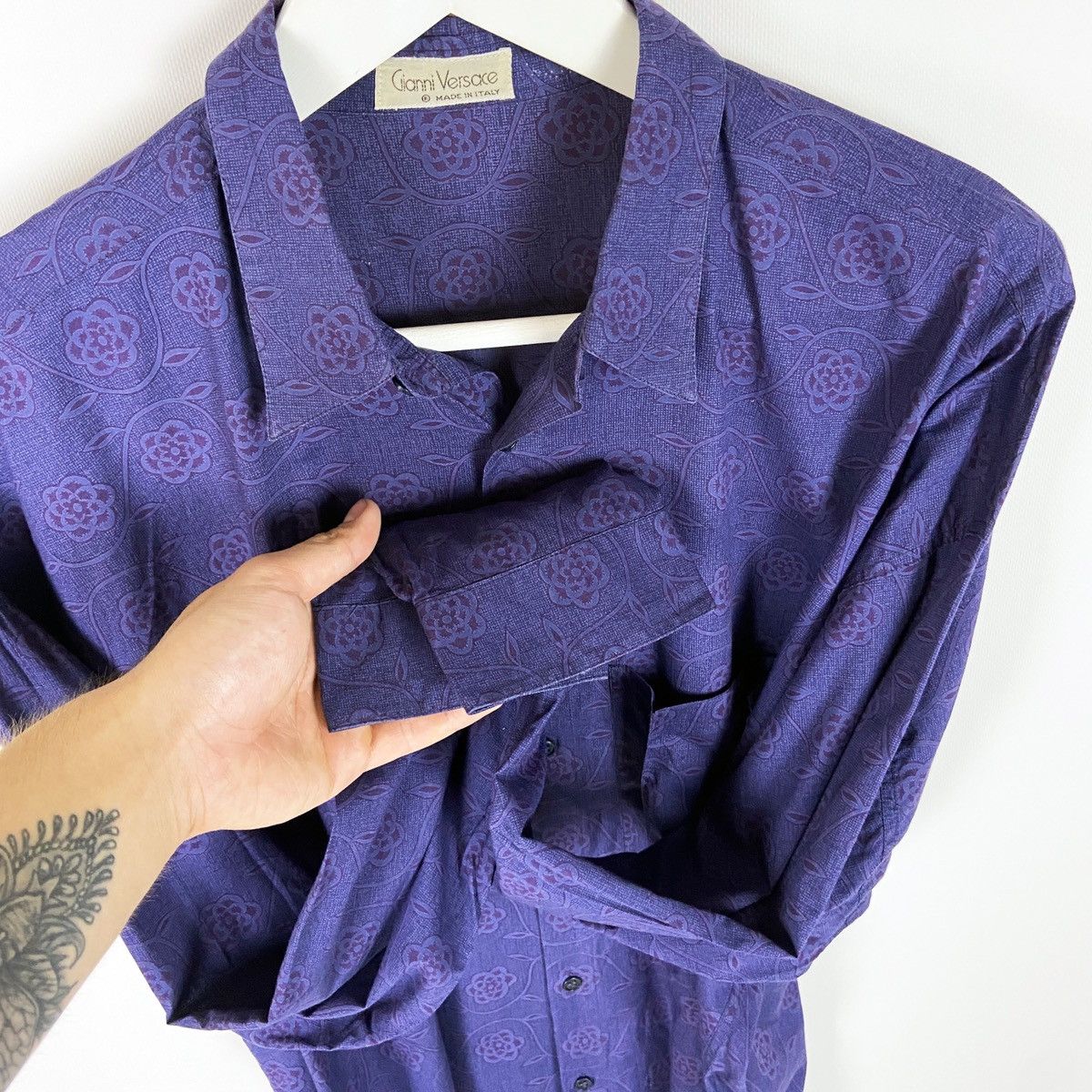 Vintage Vintage 70s Very rare Gianni Versace Purple Flowers shirt Size US XL / EU 56 / 4 - 6 Thumbnail