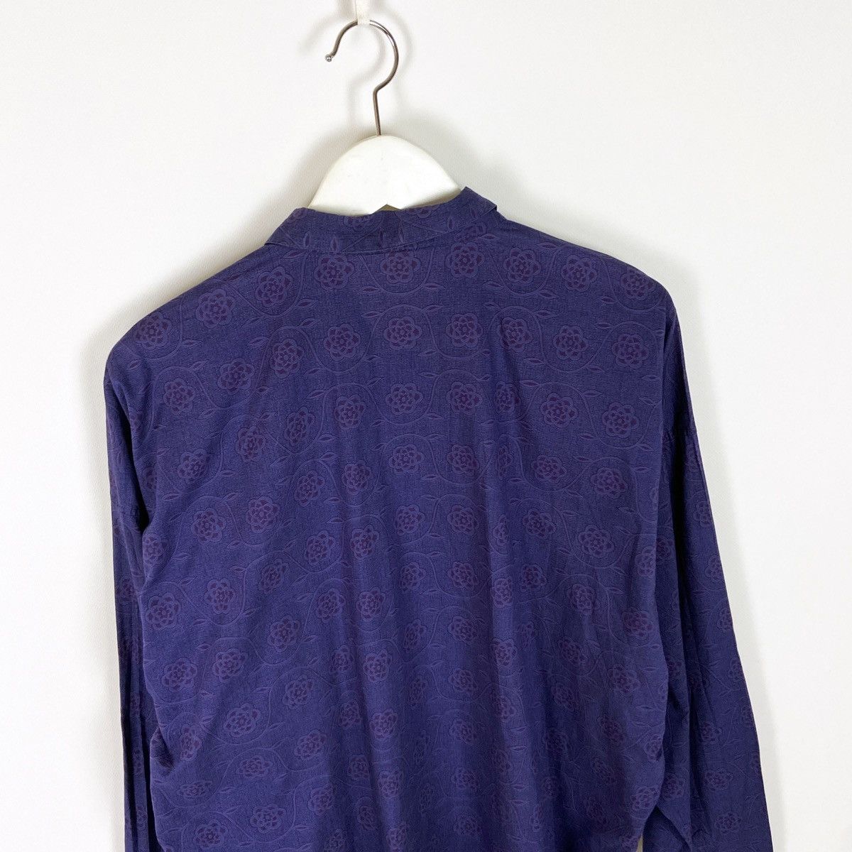 Vintage Vintage 70s Very rare Gianni Versace Purple Flowers shirt Size US XL / EU 56 / 4 - 3 Thumbnail