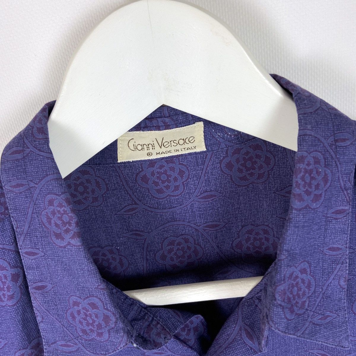 Vintage Vintage 70s Very rare Gianni Versace Purple Flowers shirt Size US XL / EU 56 / 4 - 5 Thumbnail
