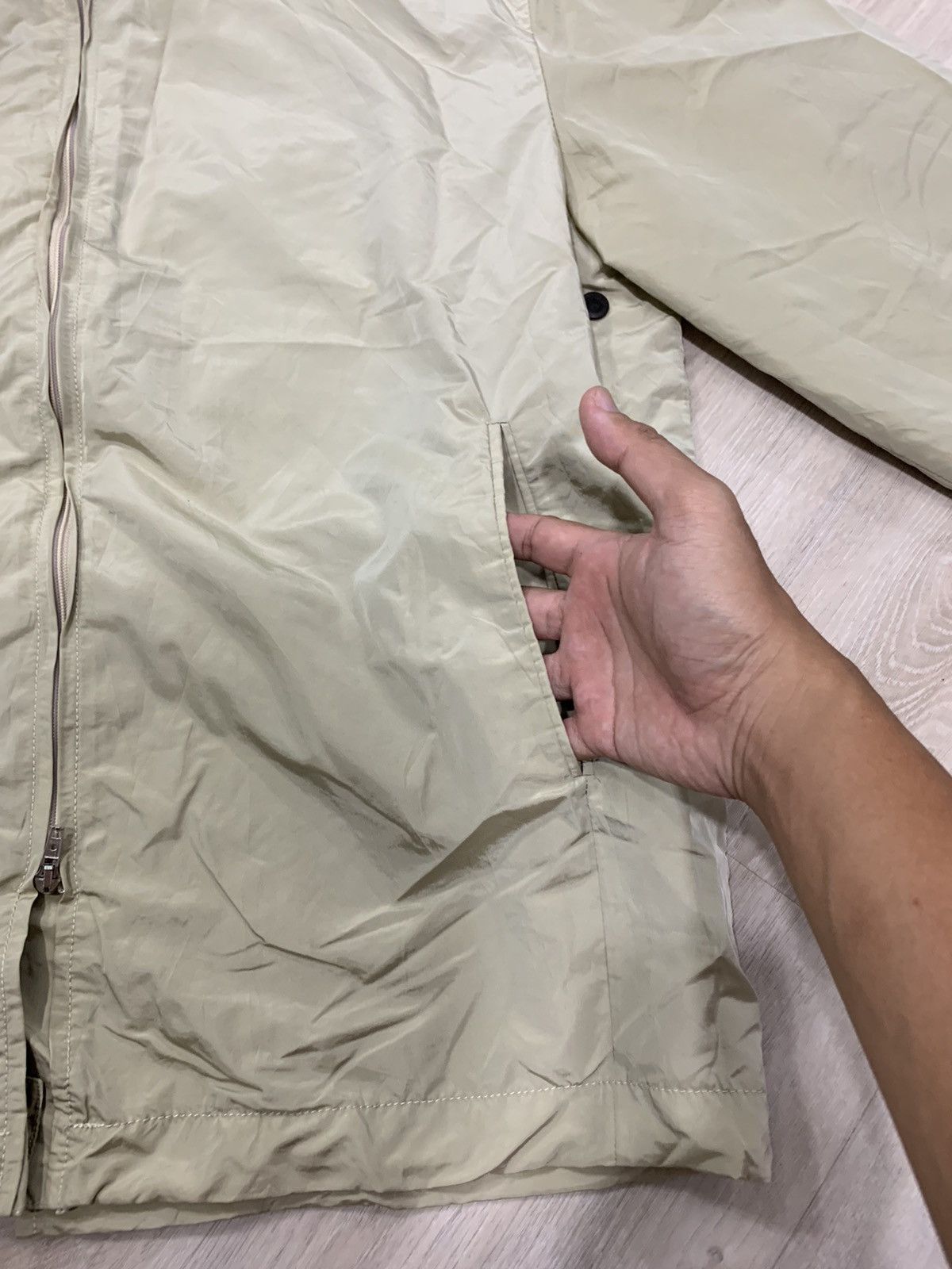 Gianfranco Ferre × Vintage Gianfranco Ferre Windbreaker jacket in size M Size US M / EU 48-50 / 2 - 7 Thumbnail