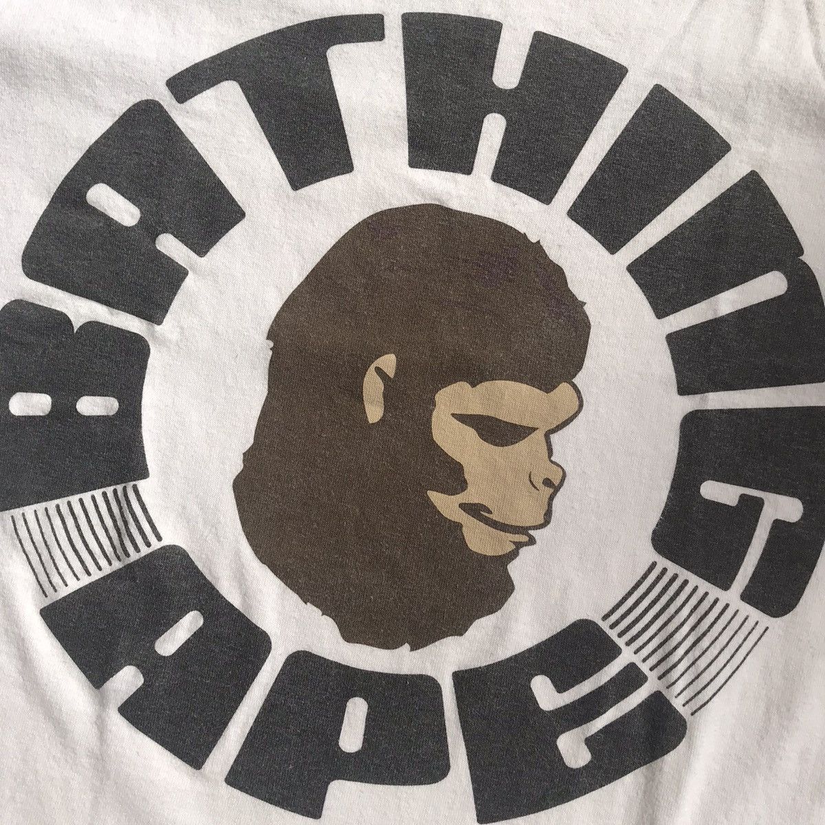 Bape × Vintage Vintage bape a bathing ape circle logo big image nigo Size US M / EU 48-50 / 2 - 2 Thumbnail