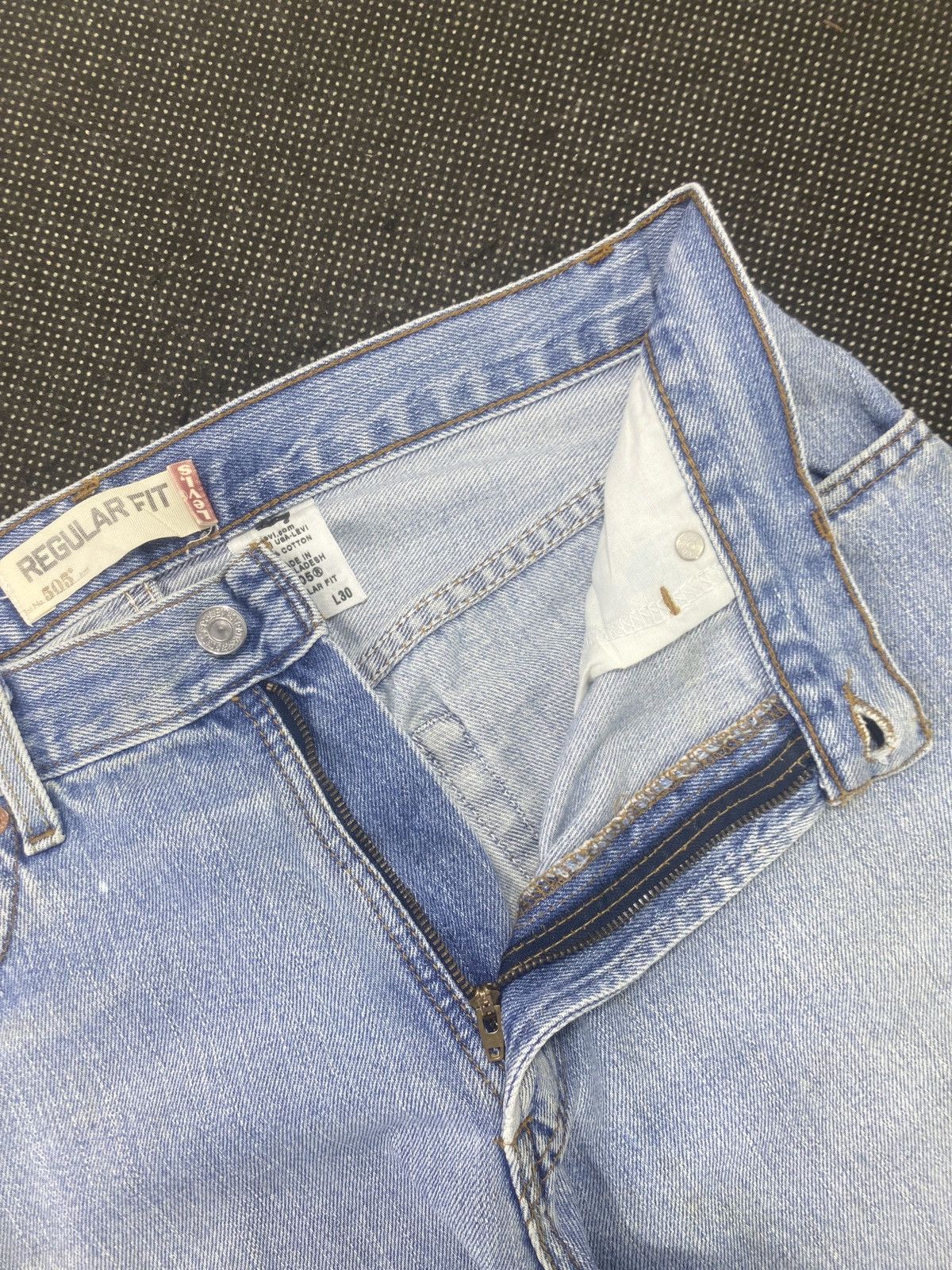 Levi's VINTAGE LEVIS 505 BLUE WASH JEANS -J519 Size US 34 / EU 50 - 5 Thumbnail