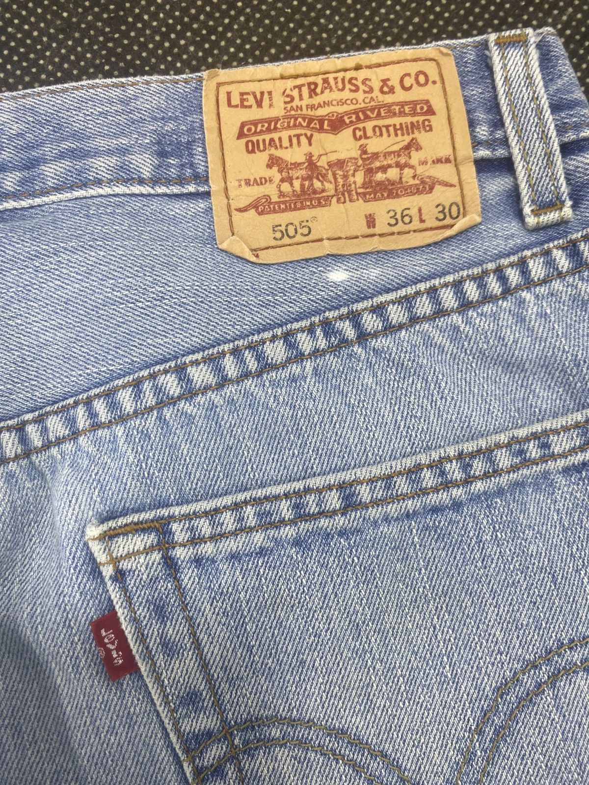 Levi's VINTAGE LEVIS 505 BLUE WASH JEANS -J519 Size US 34 / EU 50 - 11 Thumbnail