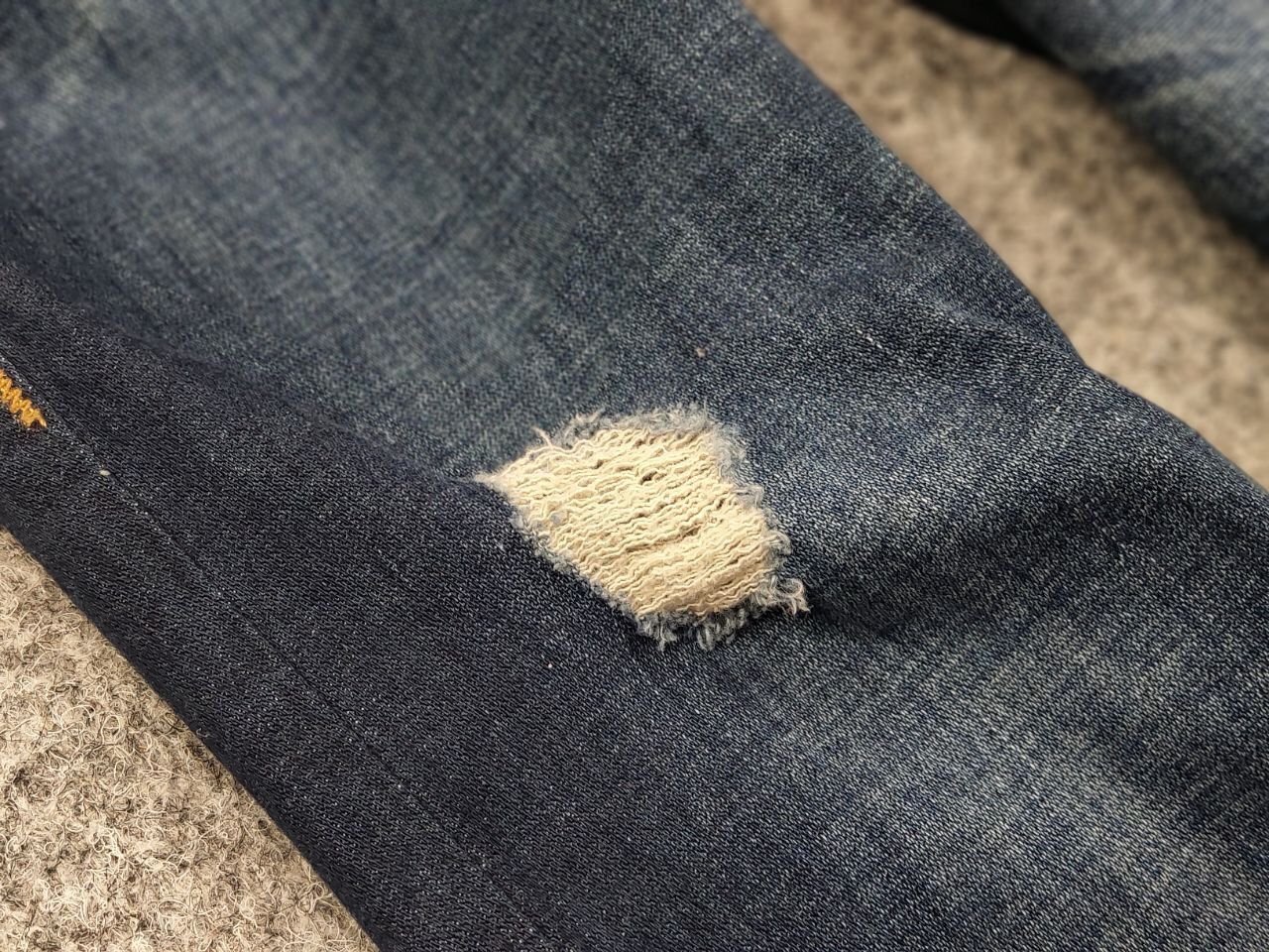 True Religion True Religion Rocco Relaxed Skinny Distressed Denim Jeans Size US 31 - 12 Thumbnail