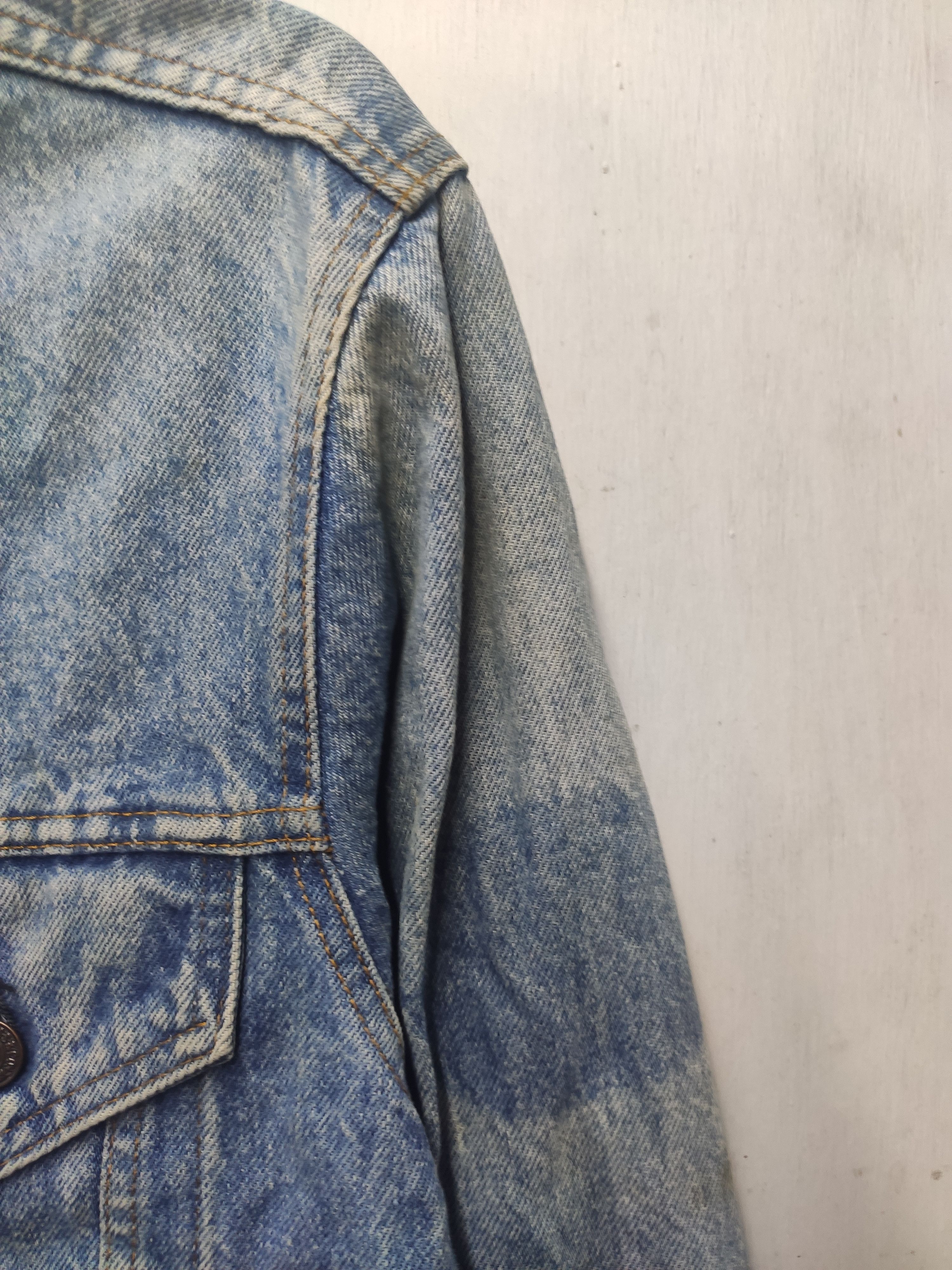 Levi's Vintage Clothing Vintage 90s Vintage Levis Denim Jacket Trucker Sun faded Size US M / EU 48-50 / 2 - 5 Thumbnail