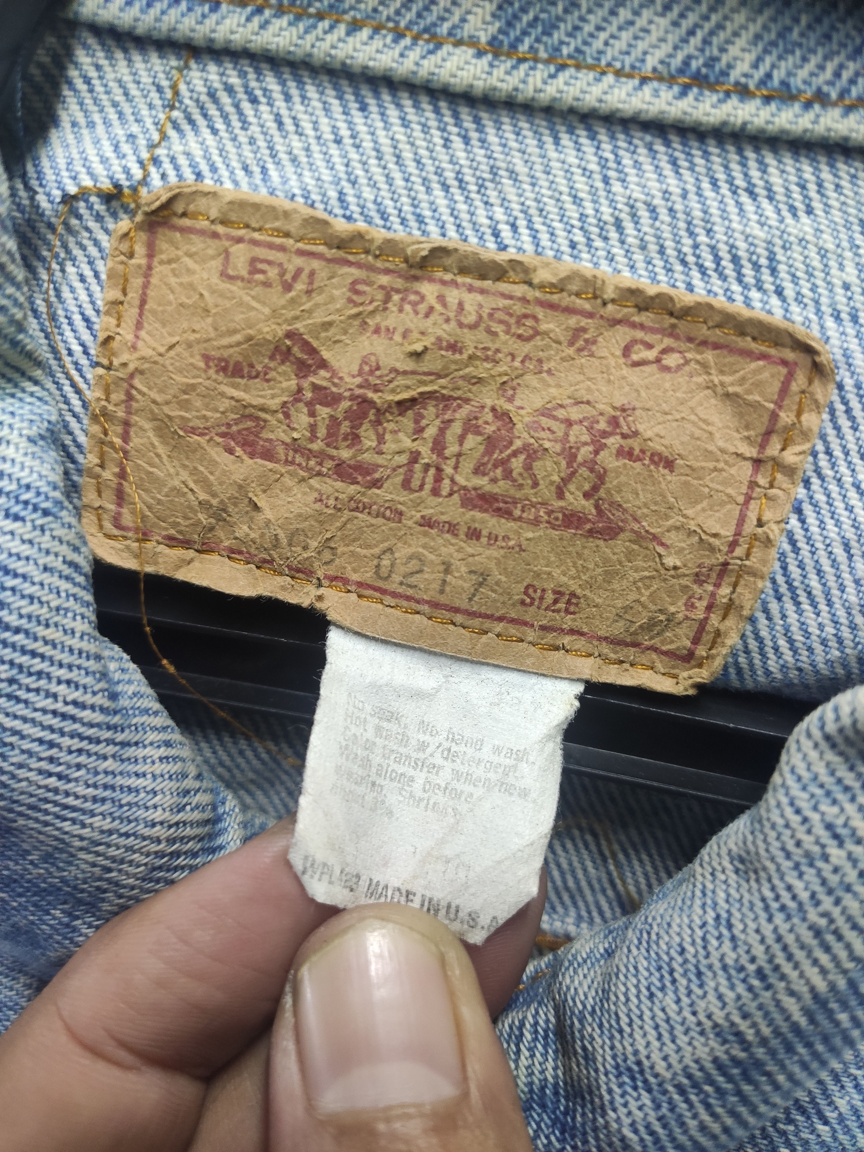 Levi's Vintage Clothing Vintage 90s Vintage Levis Denim Jacket Trucker Sun faded Size US M / EU 48-50 / 2 - 8 Thumbnail